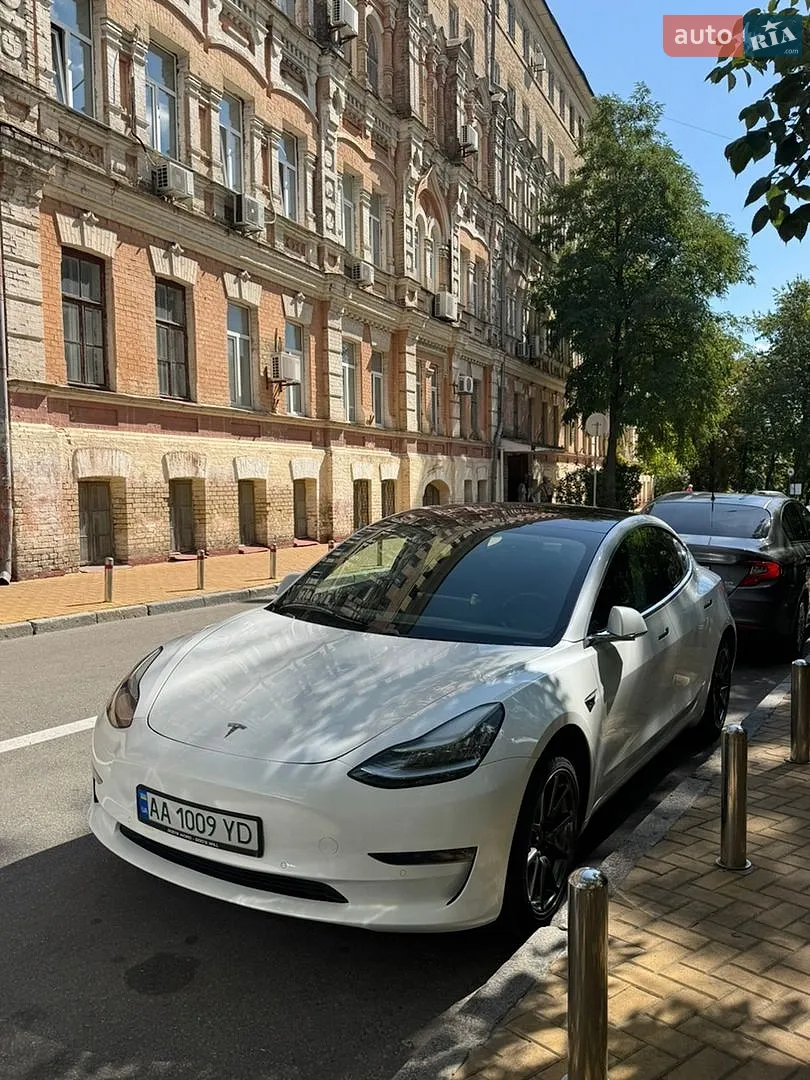 Tesla Model 3, 2019