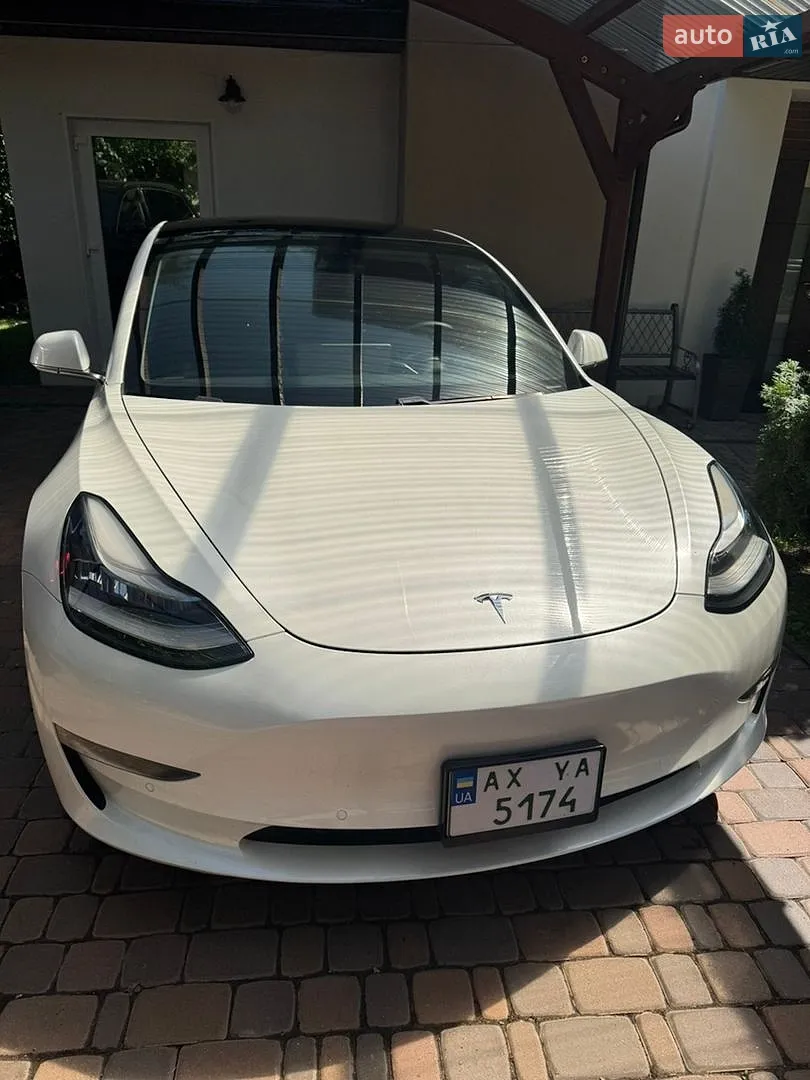 Tesla Model 3, 2020