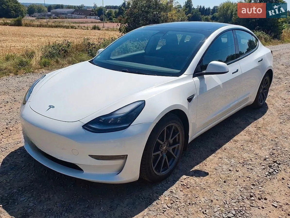 Tesla Model 3, 2021