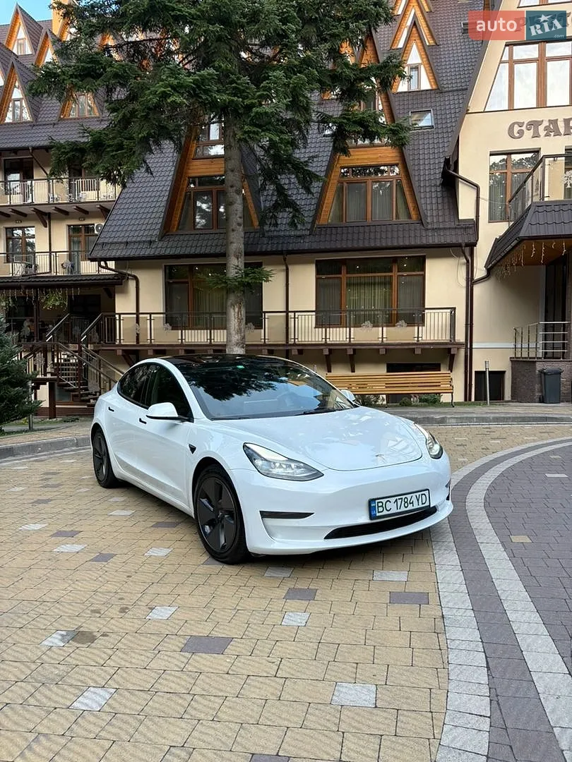 Tesla Model 3, 2021