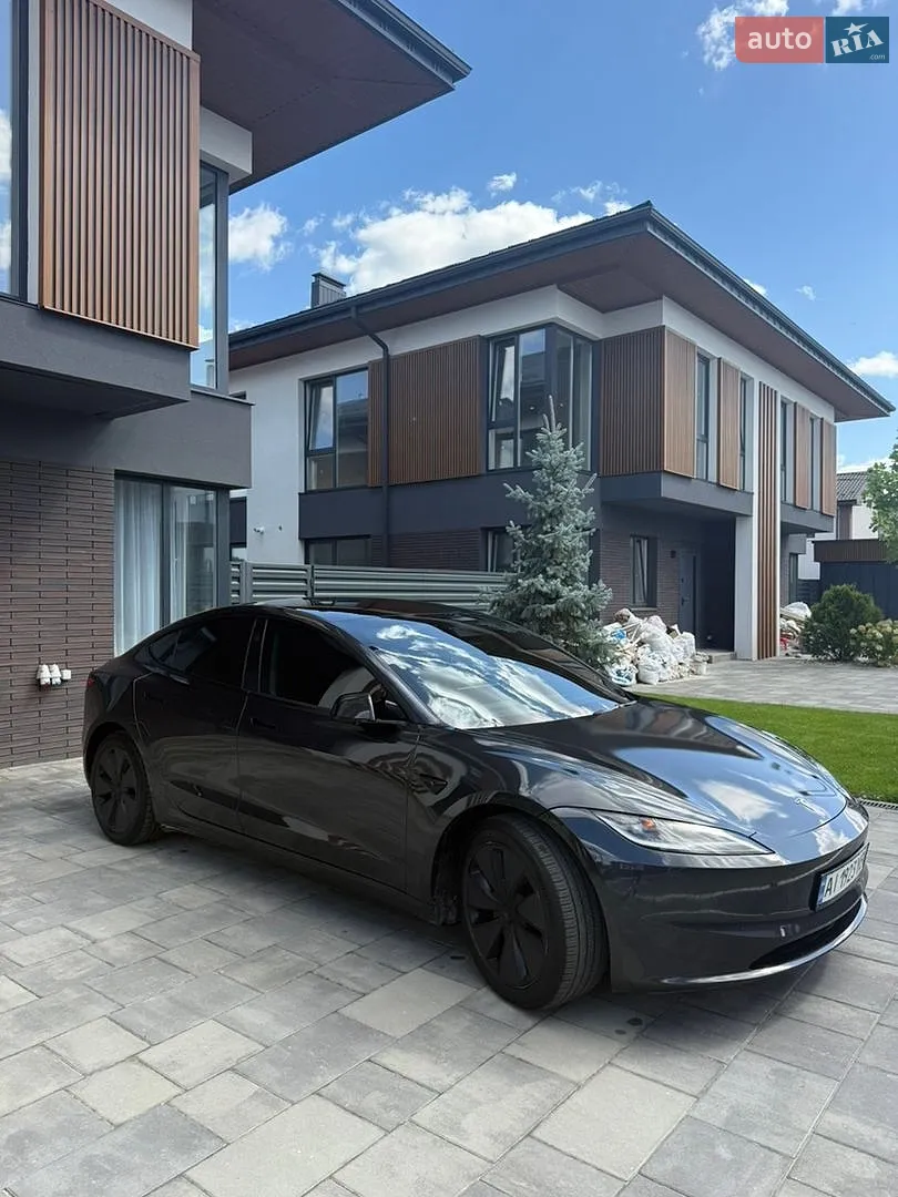Tesla Model 3, 2024