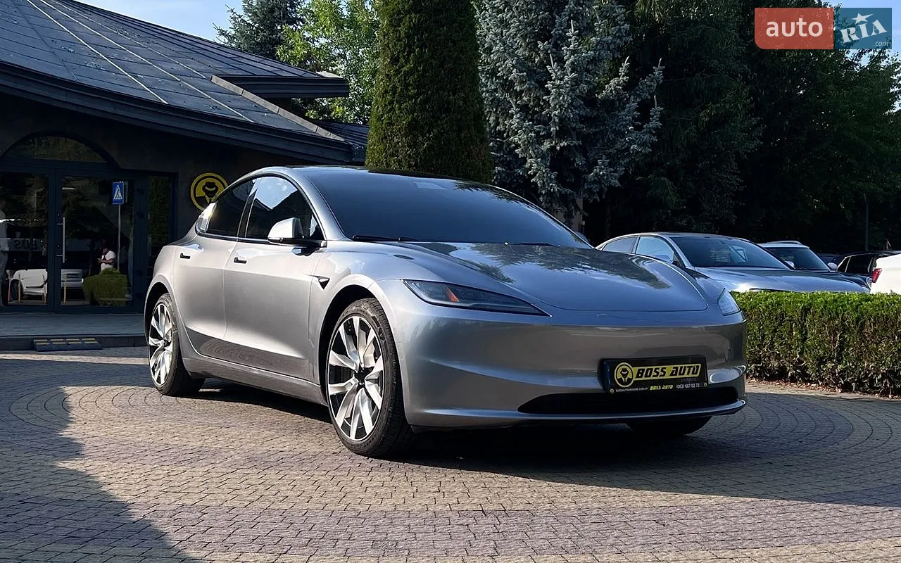 Tesla Model 3, 2025