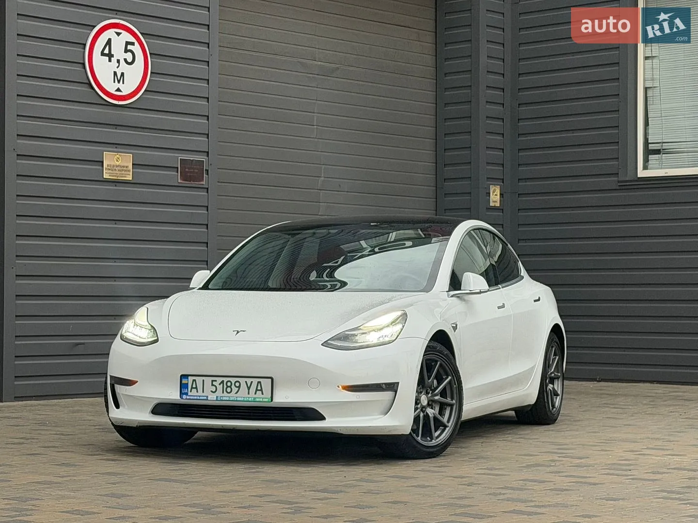 Tesla Model 3, 2020
