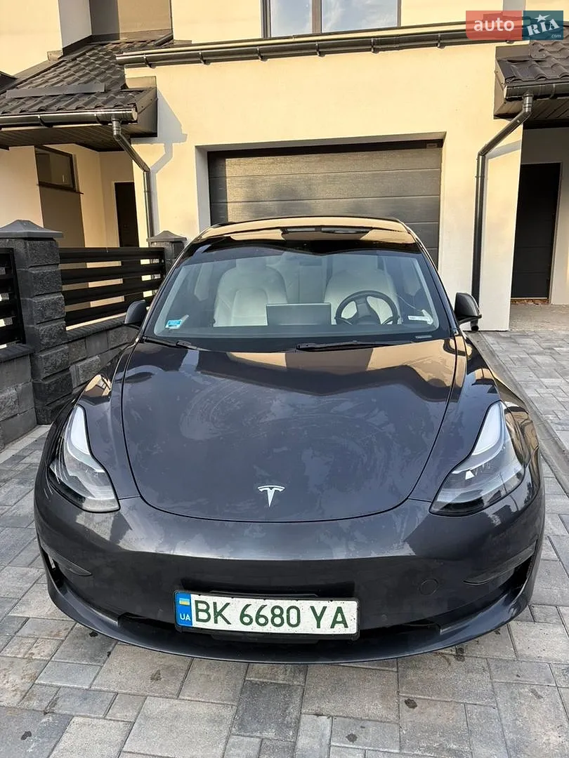 Tesla Model 3, 2022
