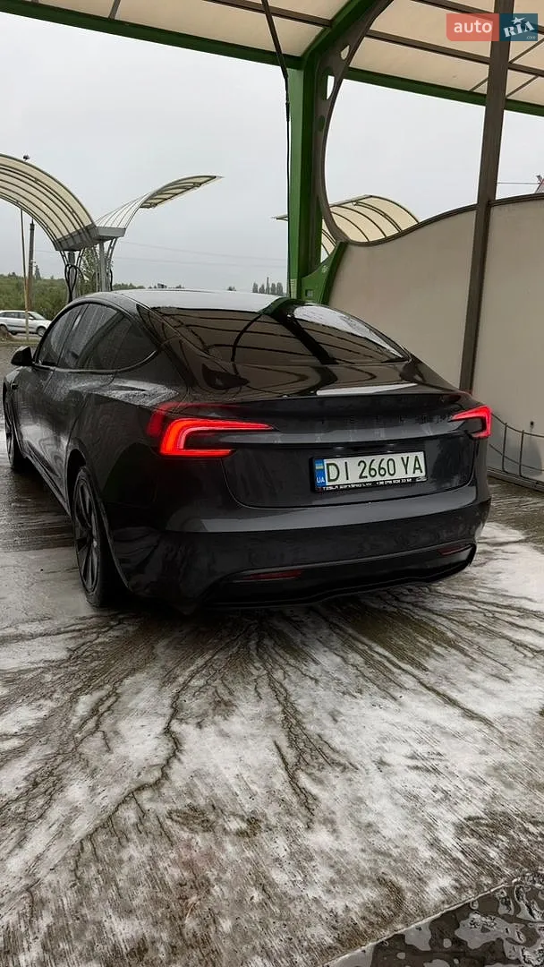 Tesla Model 3, 2024