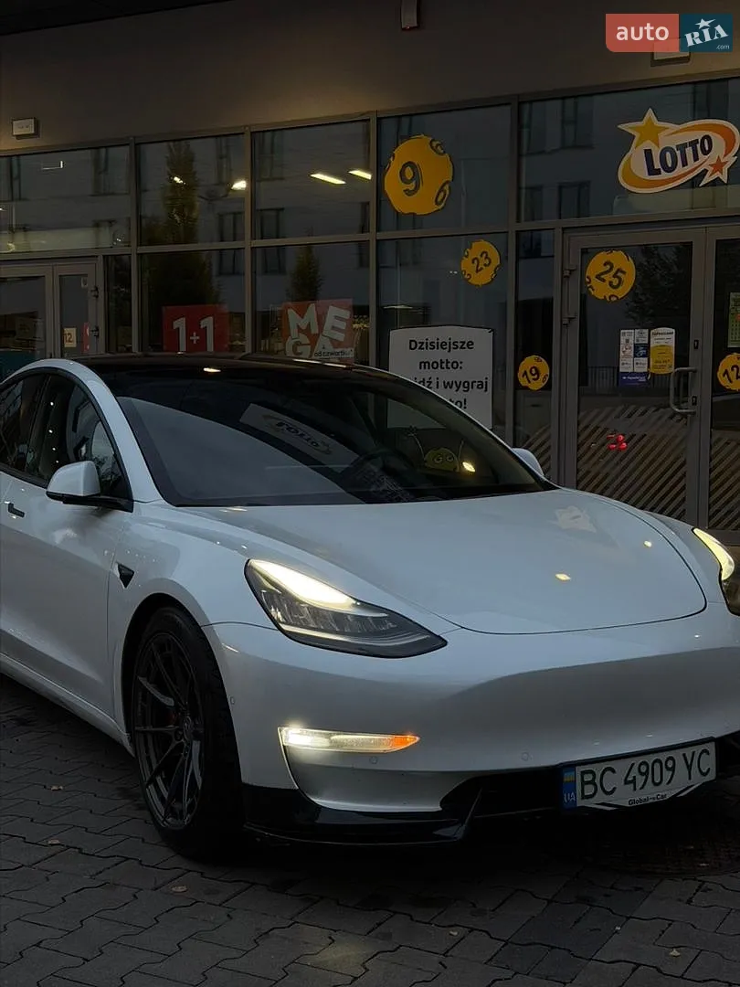 Tesla Model 3, 2019