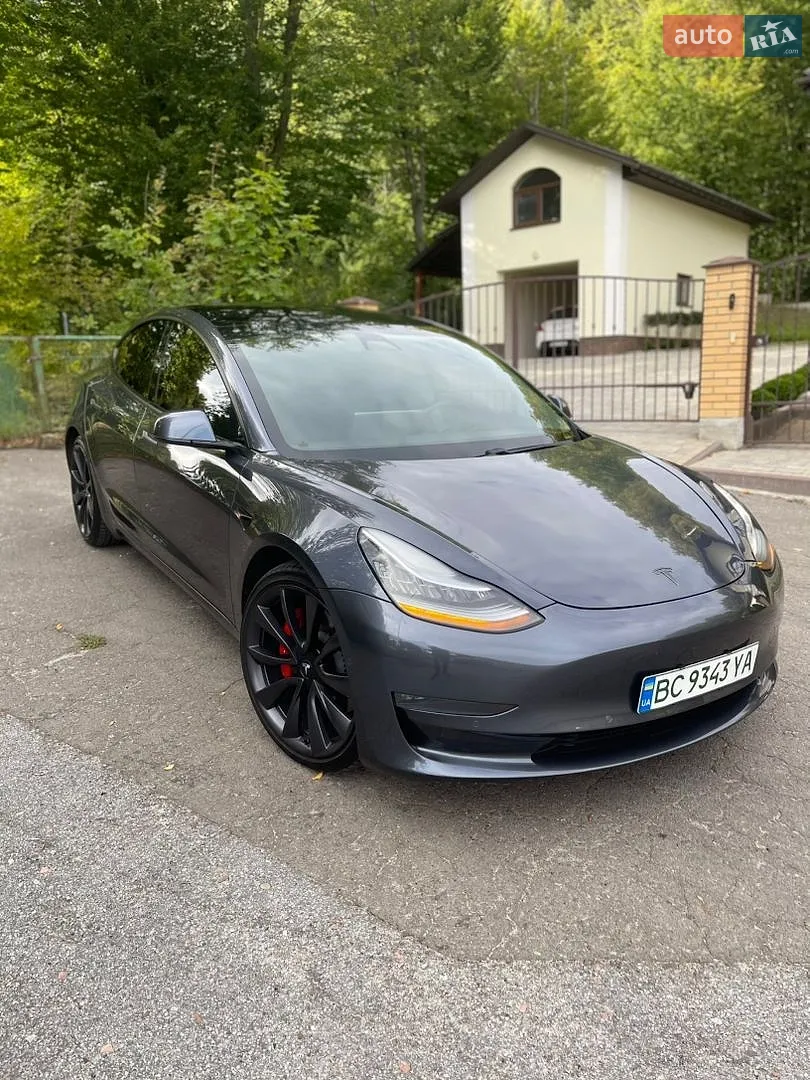 Tesla Model 3, 2020