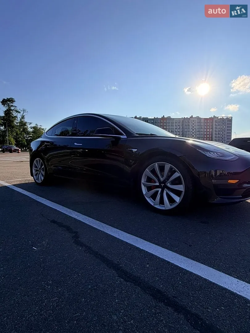 Tesla Model 3, 2019