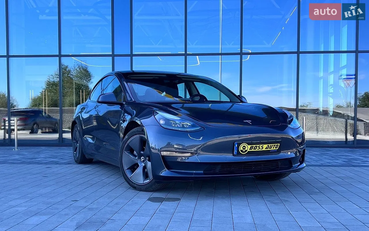 Tesla Model 3, 2022