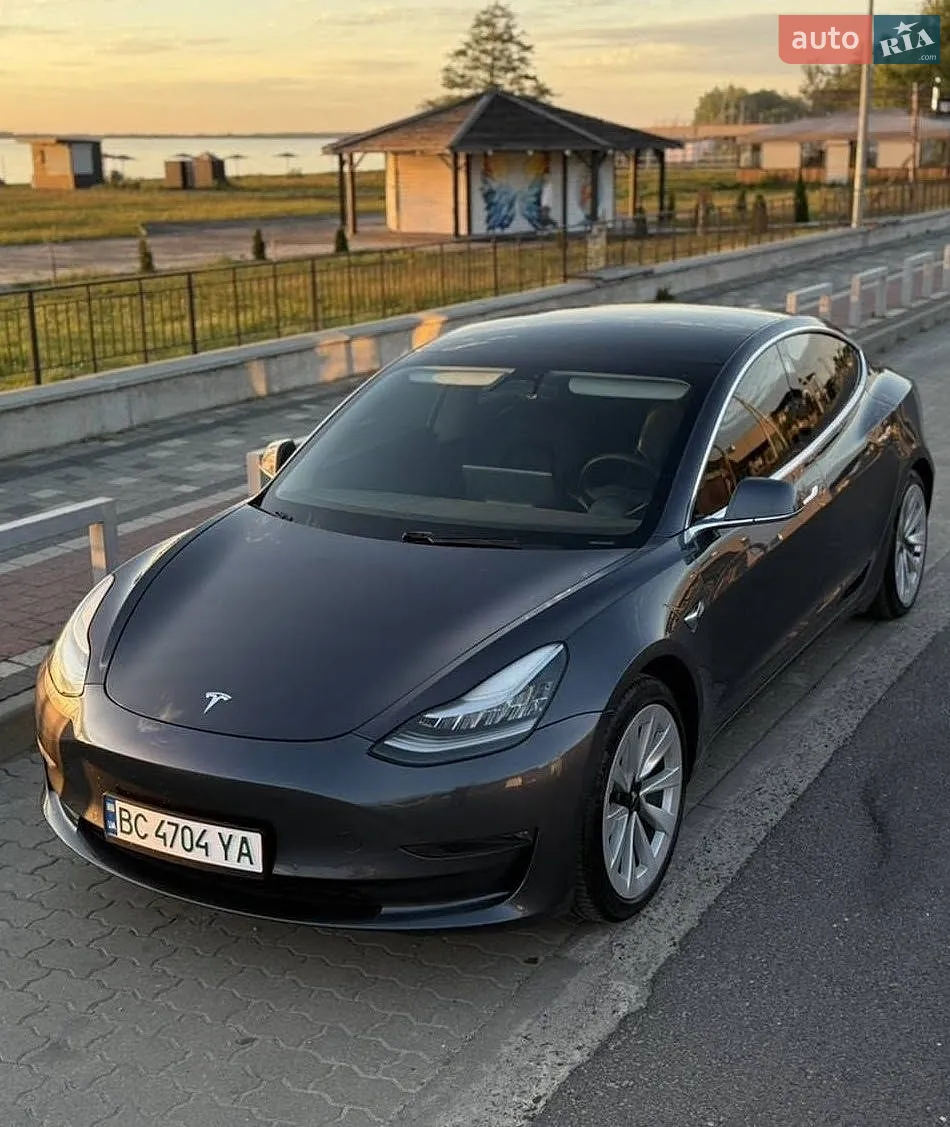 Tesla Model 3, 2019