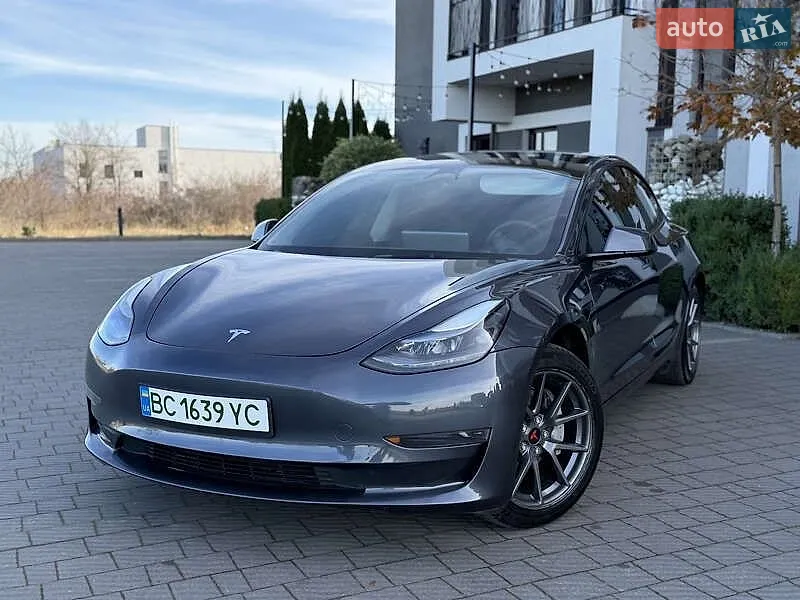 Tesla Model 3, 2023