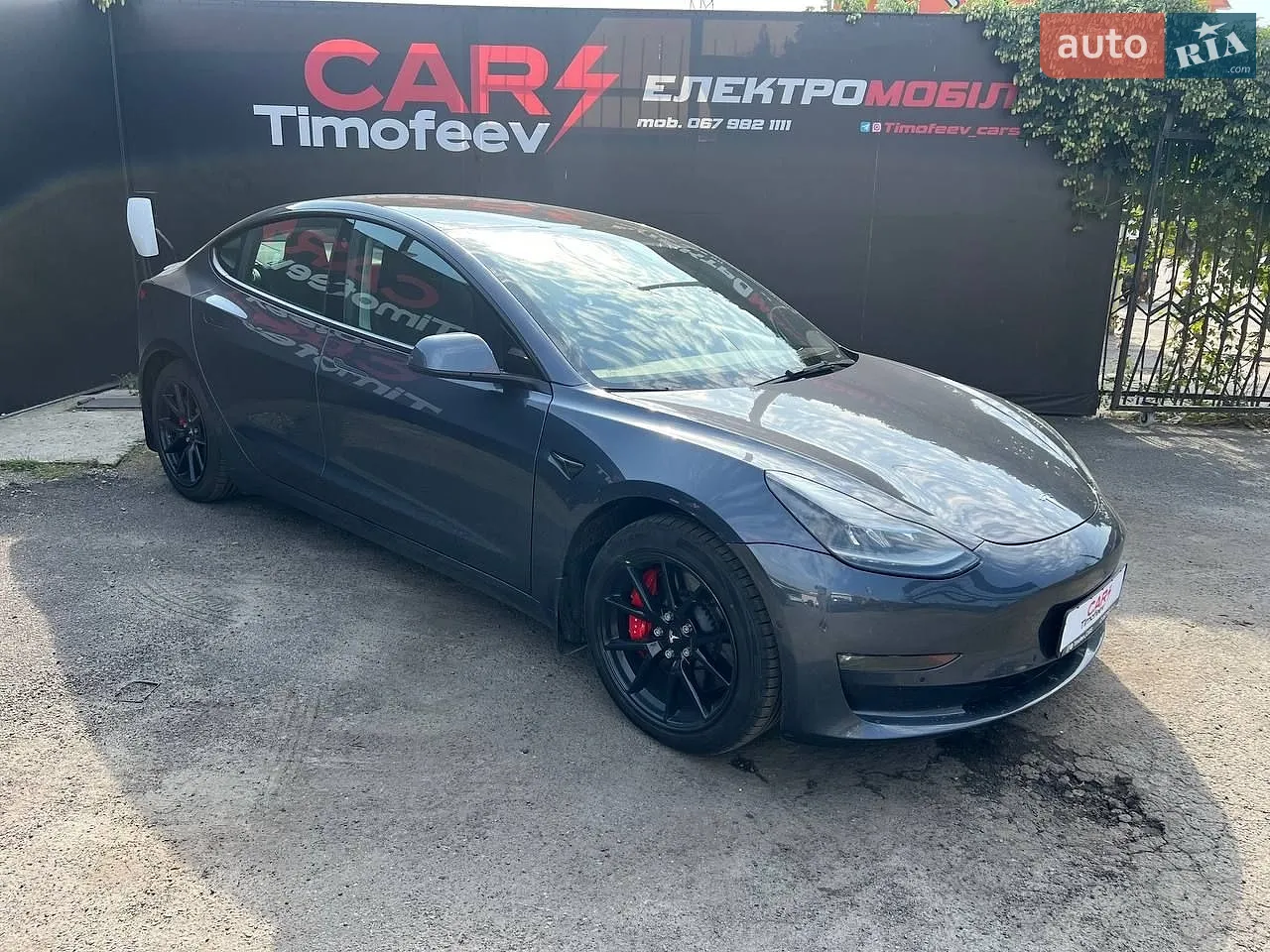 Tesla Model 3, 2021