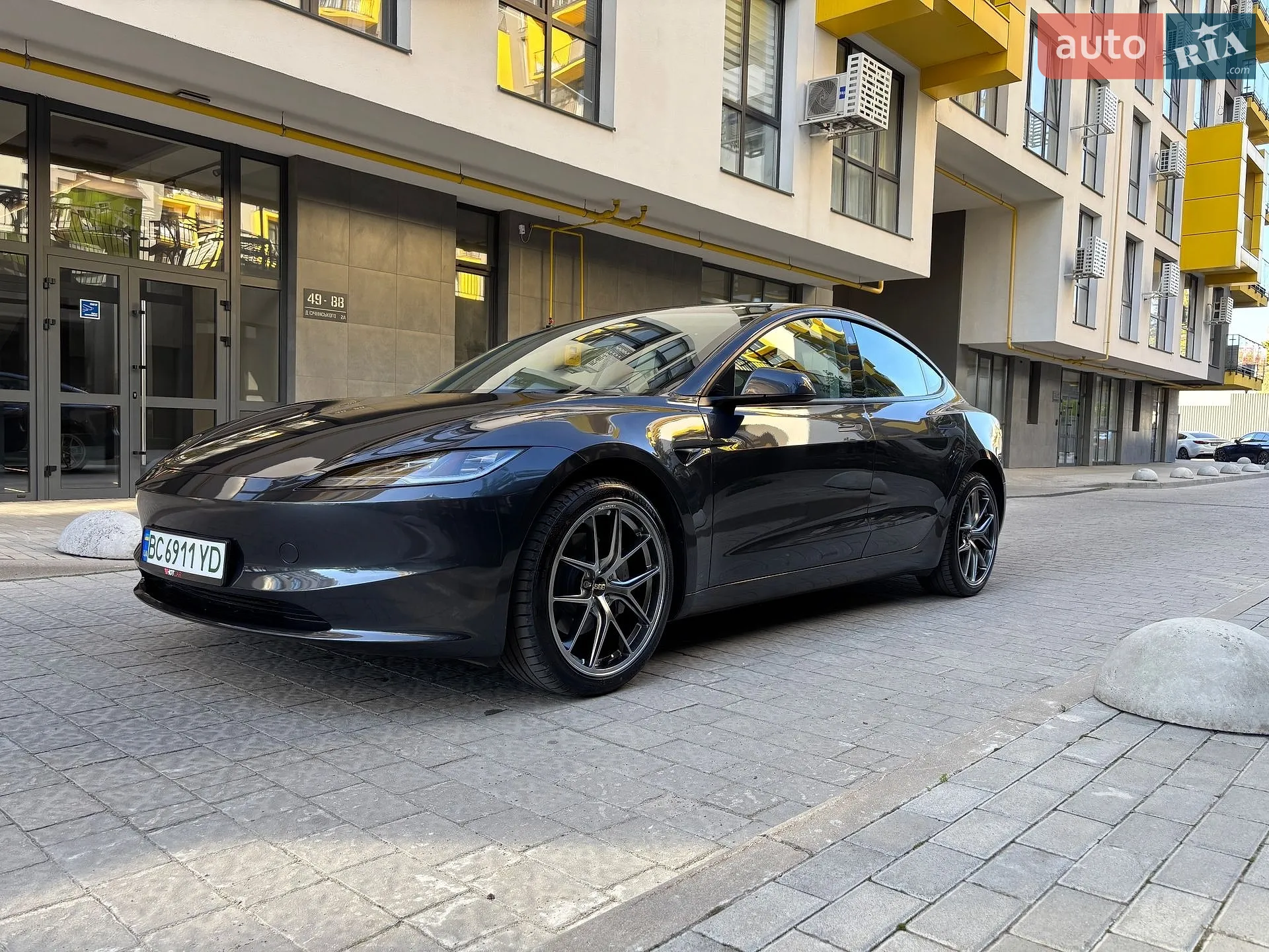Tesla Model 3 2025 — 1