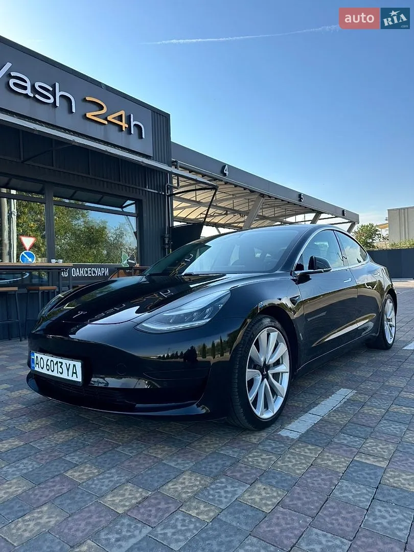 Tesla Model 3, 2020