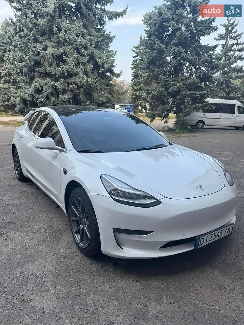 Tesla Model 3, 2020