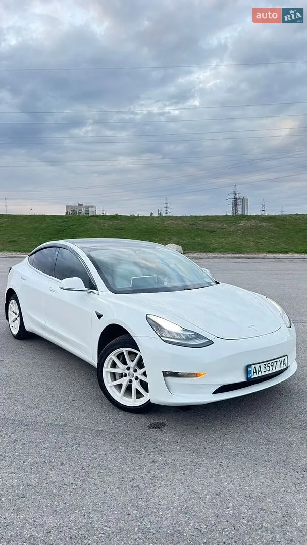 Tesla Model 3, 2018