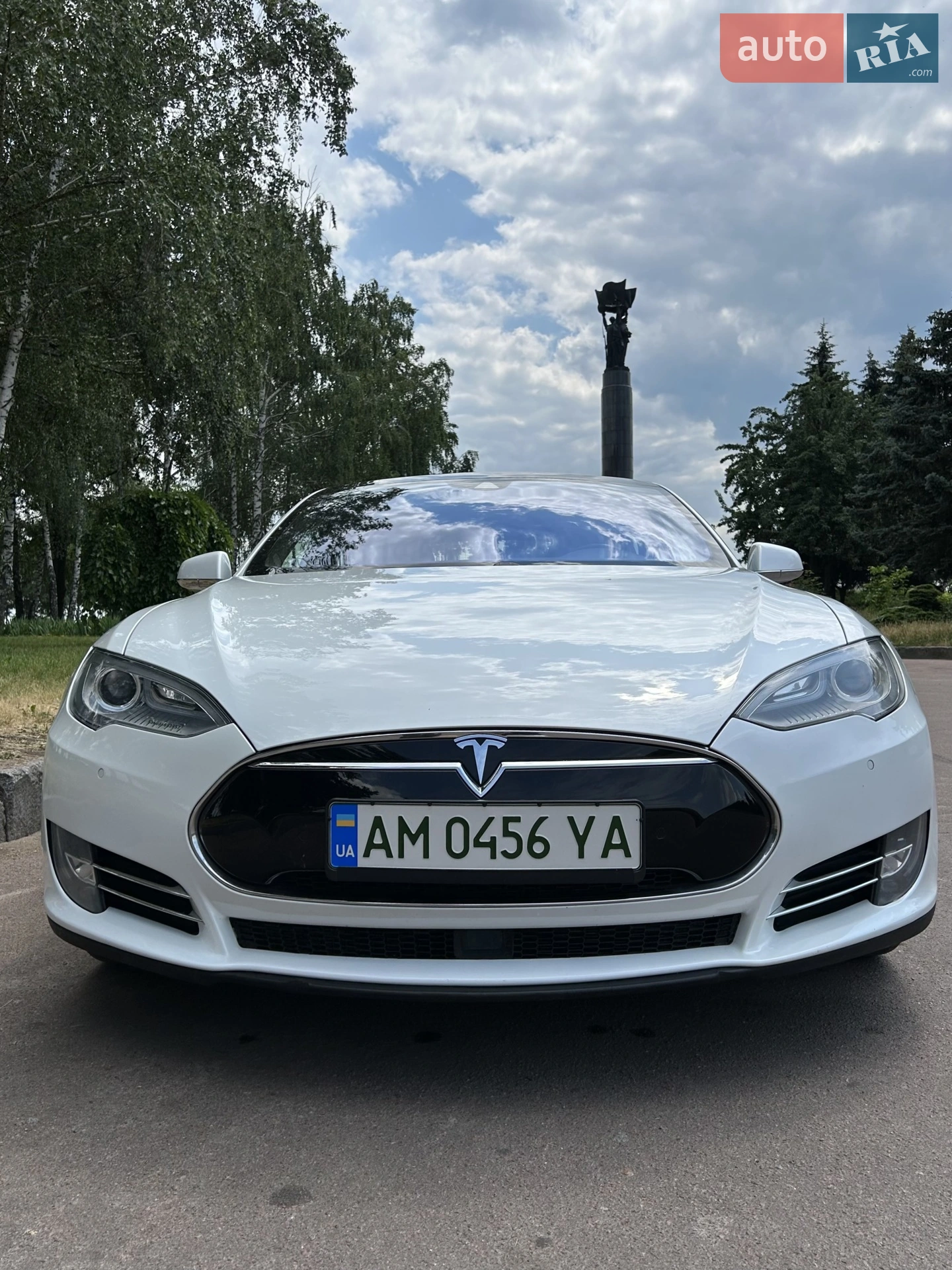 Tesla Model S, 2015