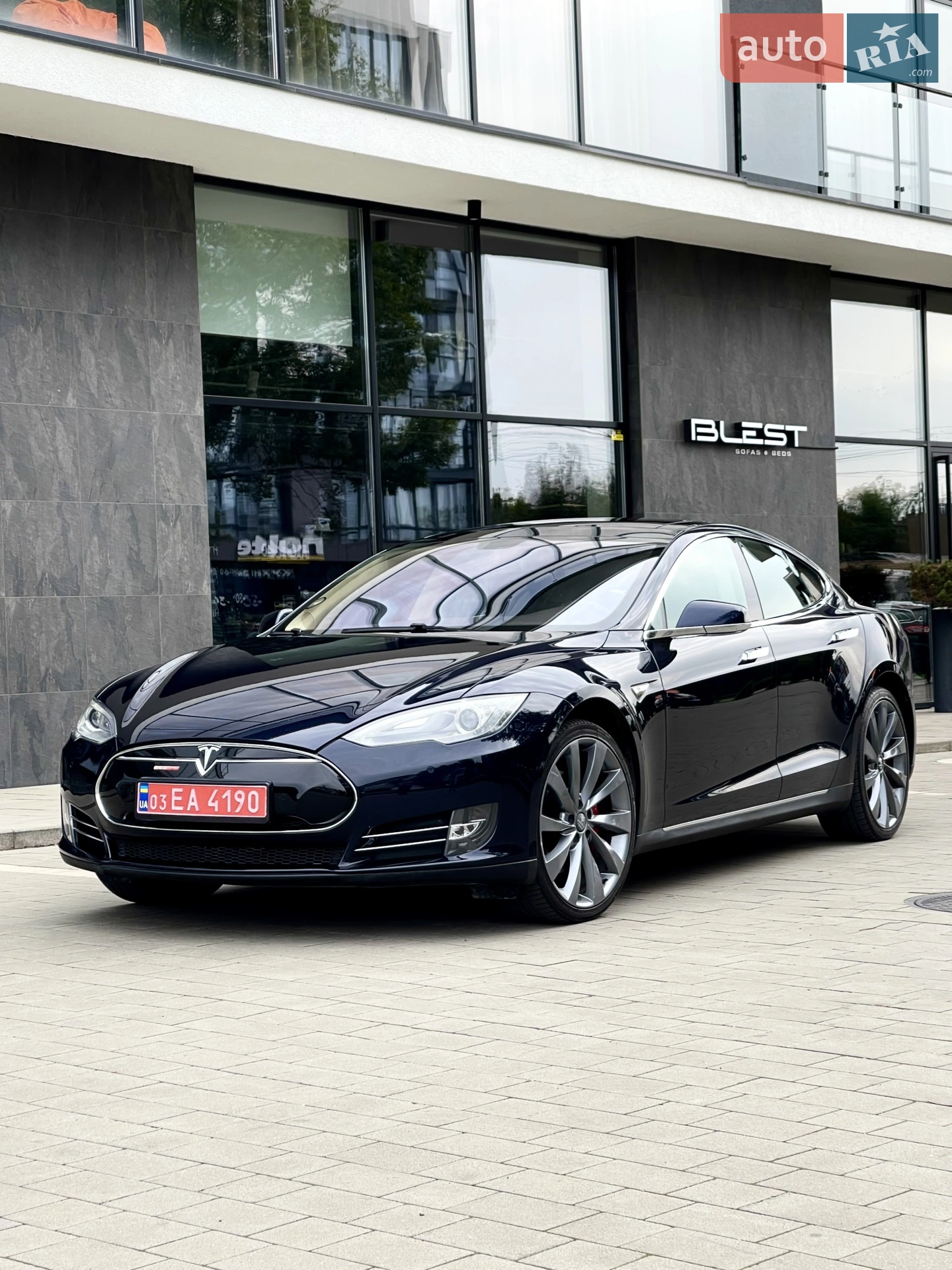 Tesla Model S, 2014