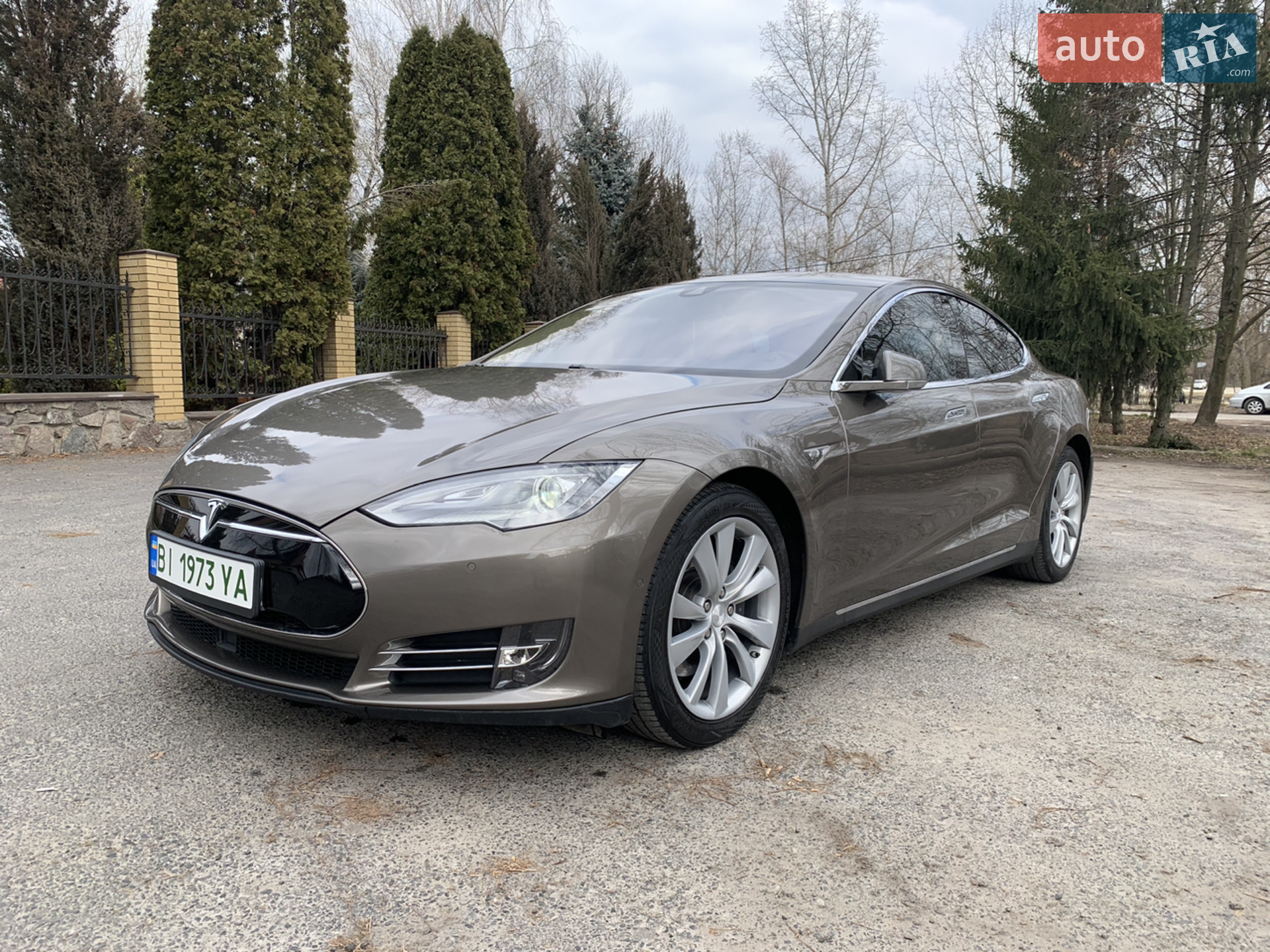 Tesla Model S, 2015