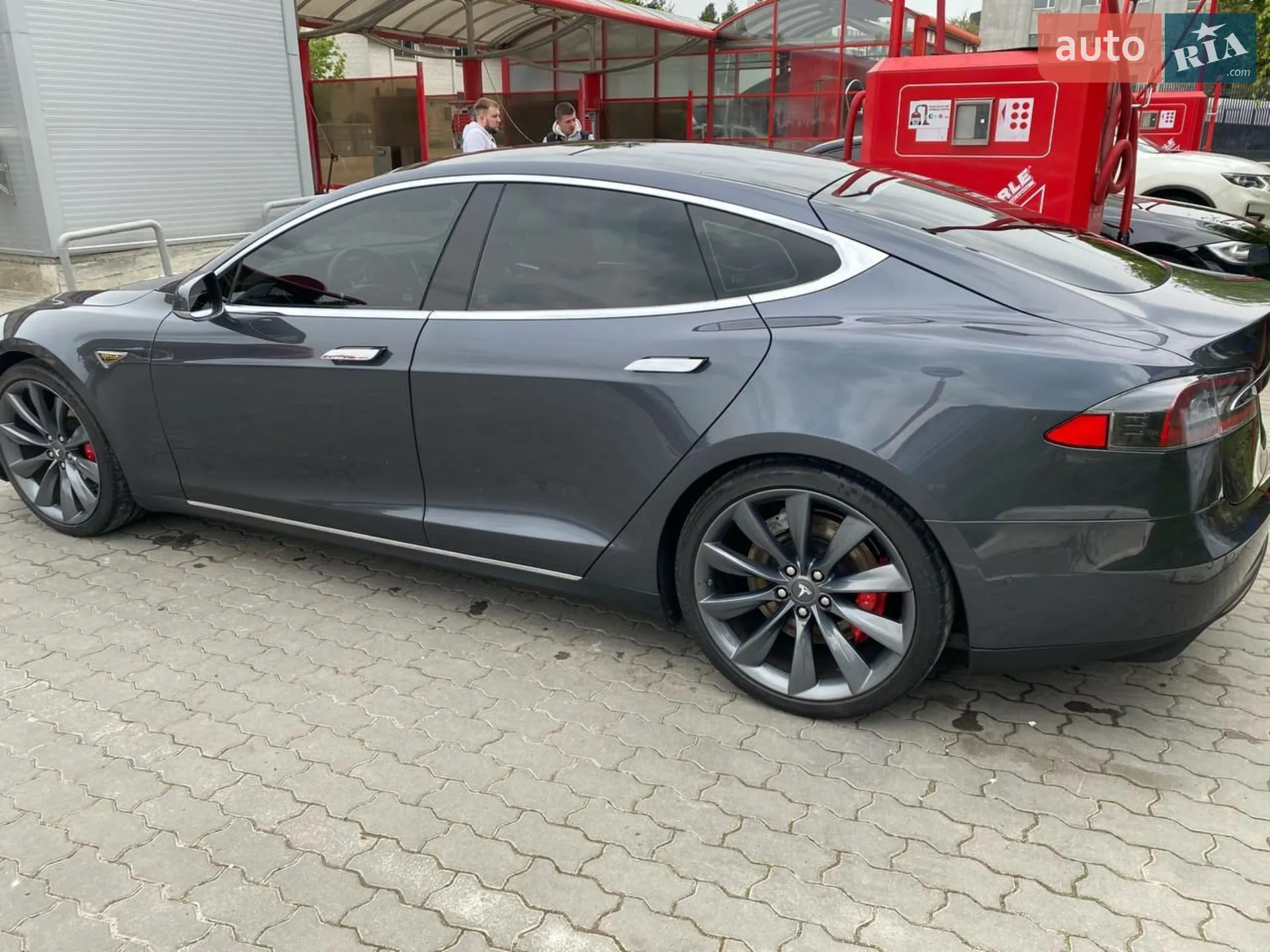 Tesla Model S, 2015