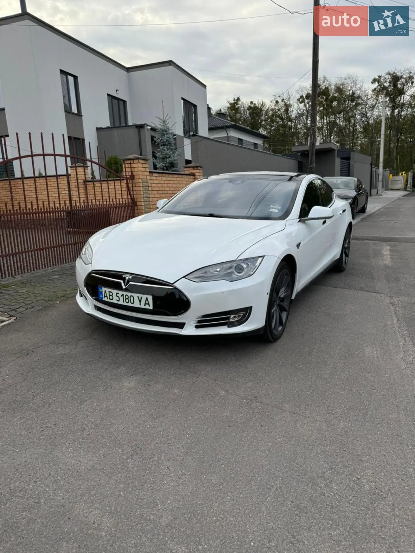 Tesla Model S, 2014