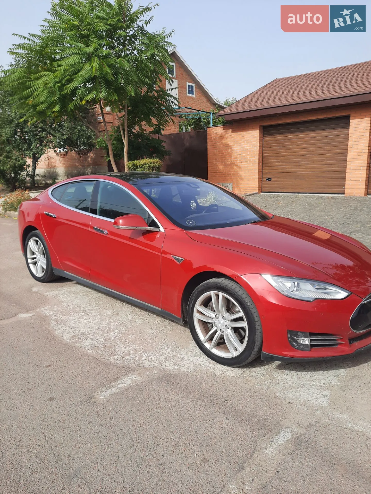 Tesla Model S, 2015