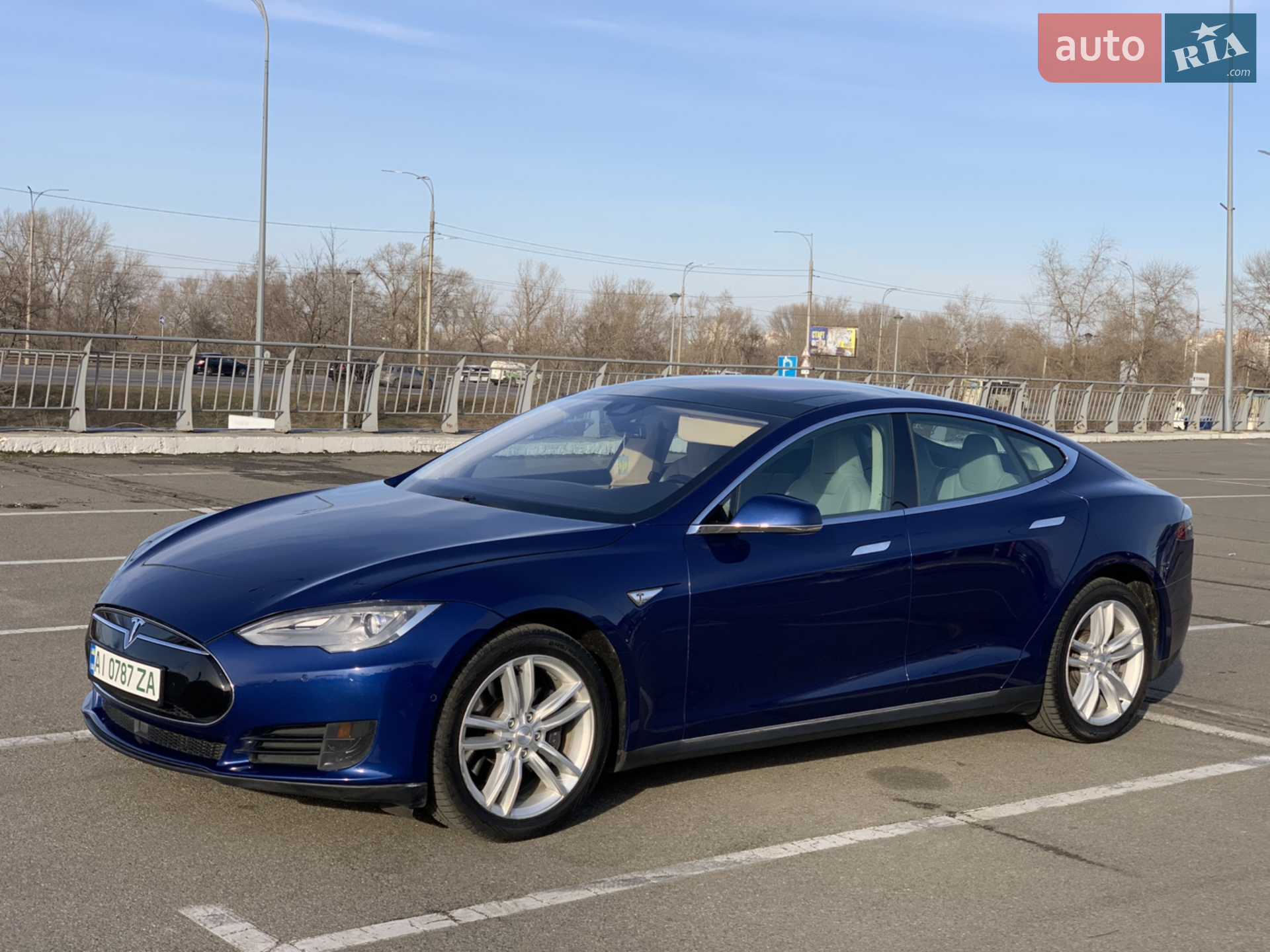 Tesla Model S, 2015