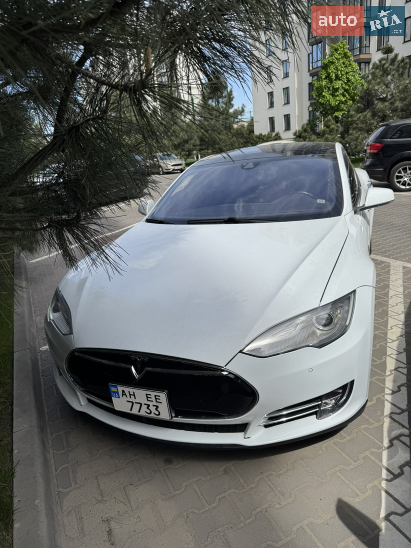 Tesla Model S, 2015