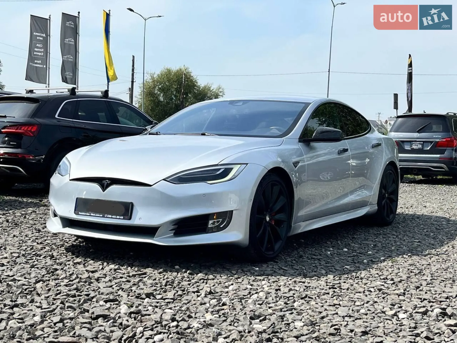 Tesla Model S, 2014