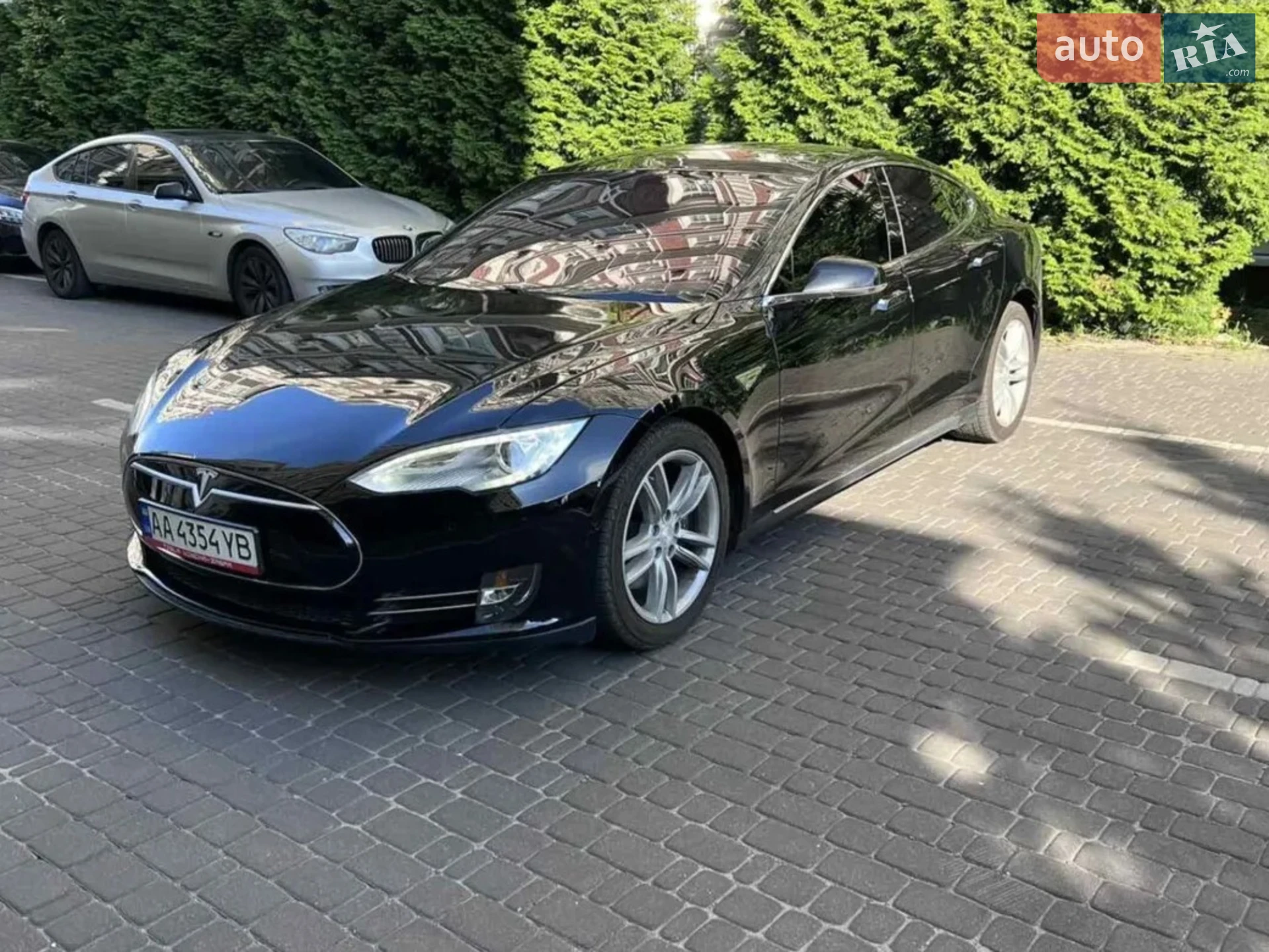 Tesla Model S, 2016