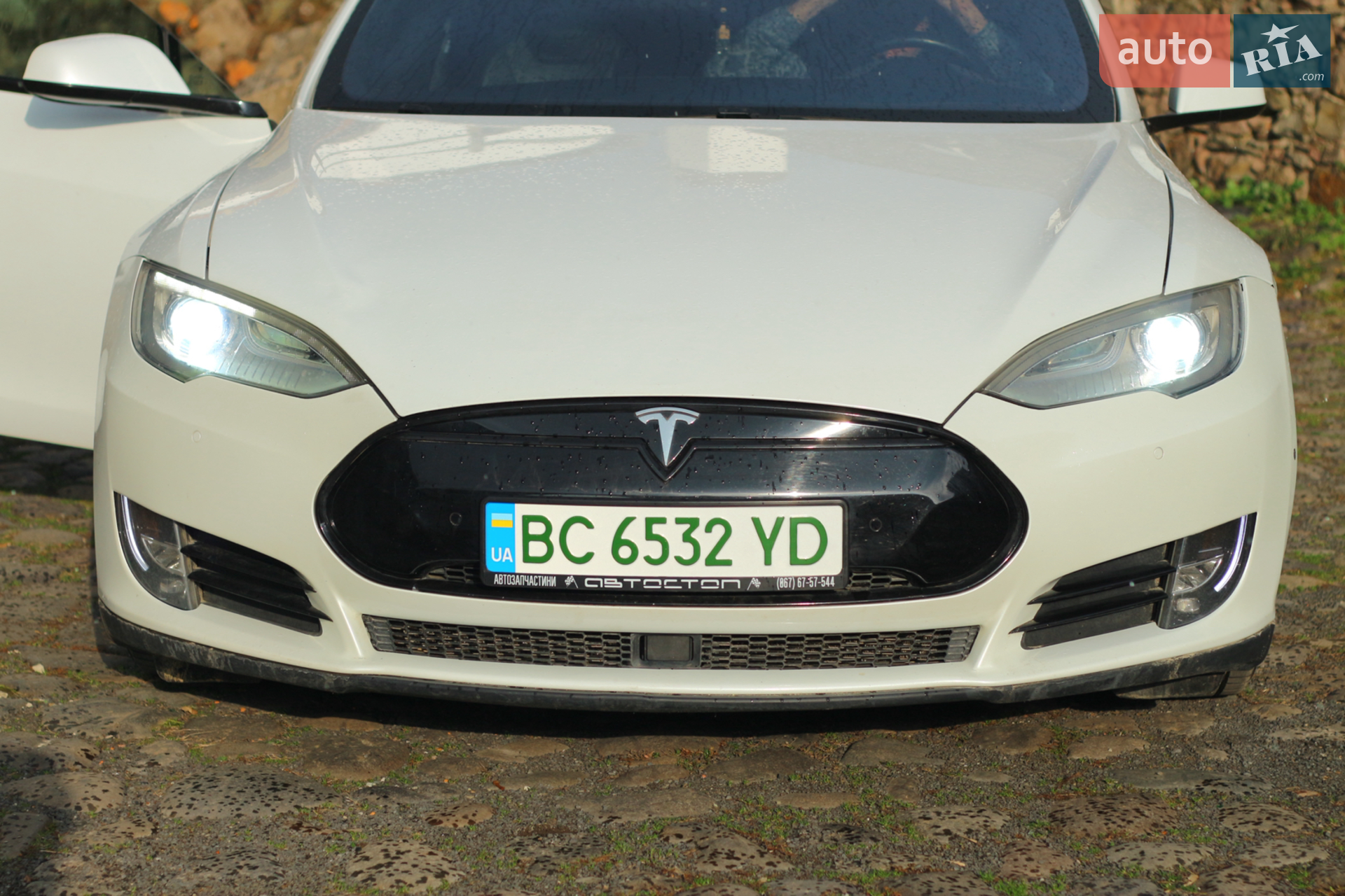 Tesla Model S, 2014