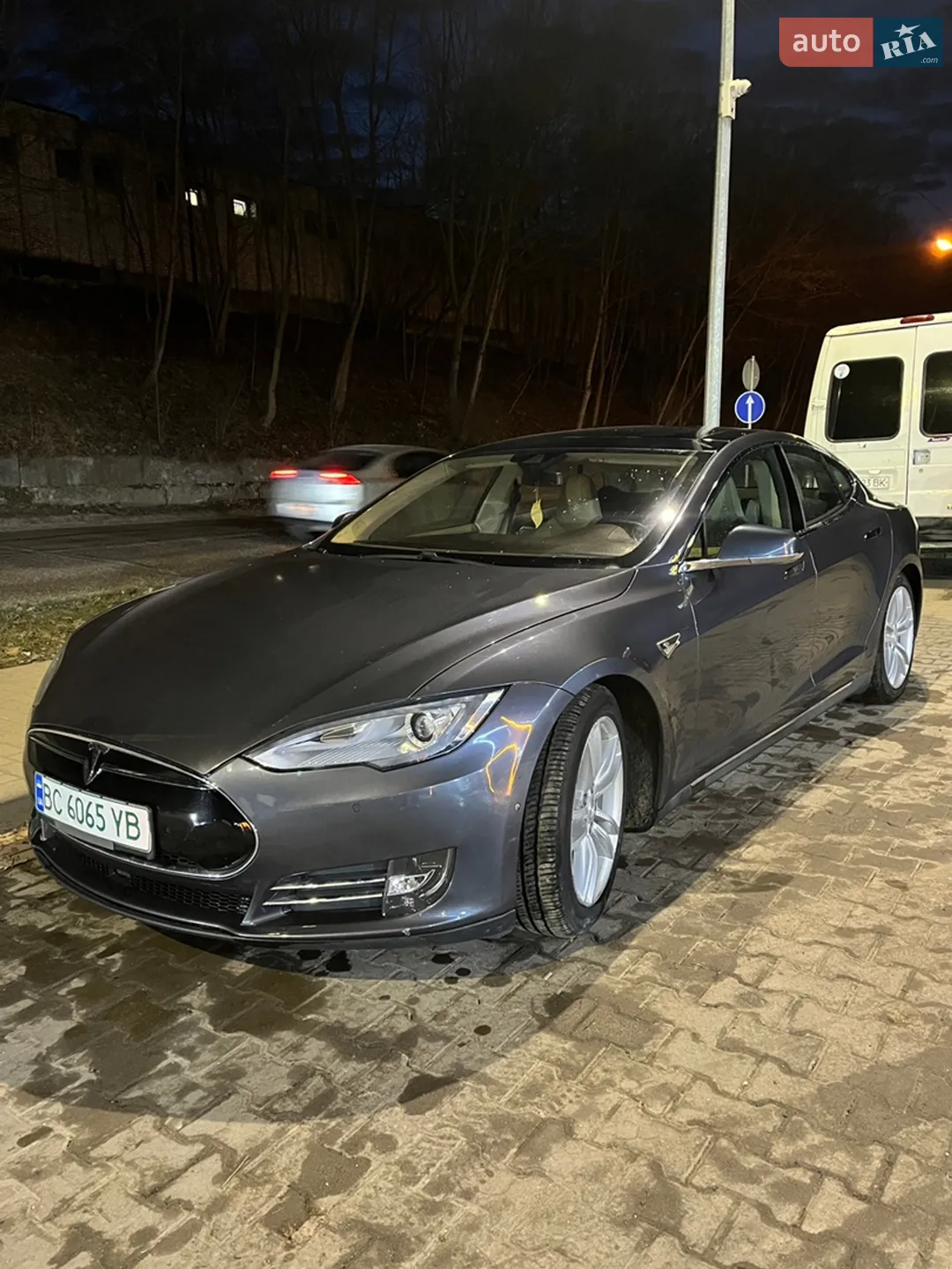 Tesla Model S, 2015
