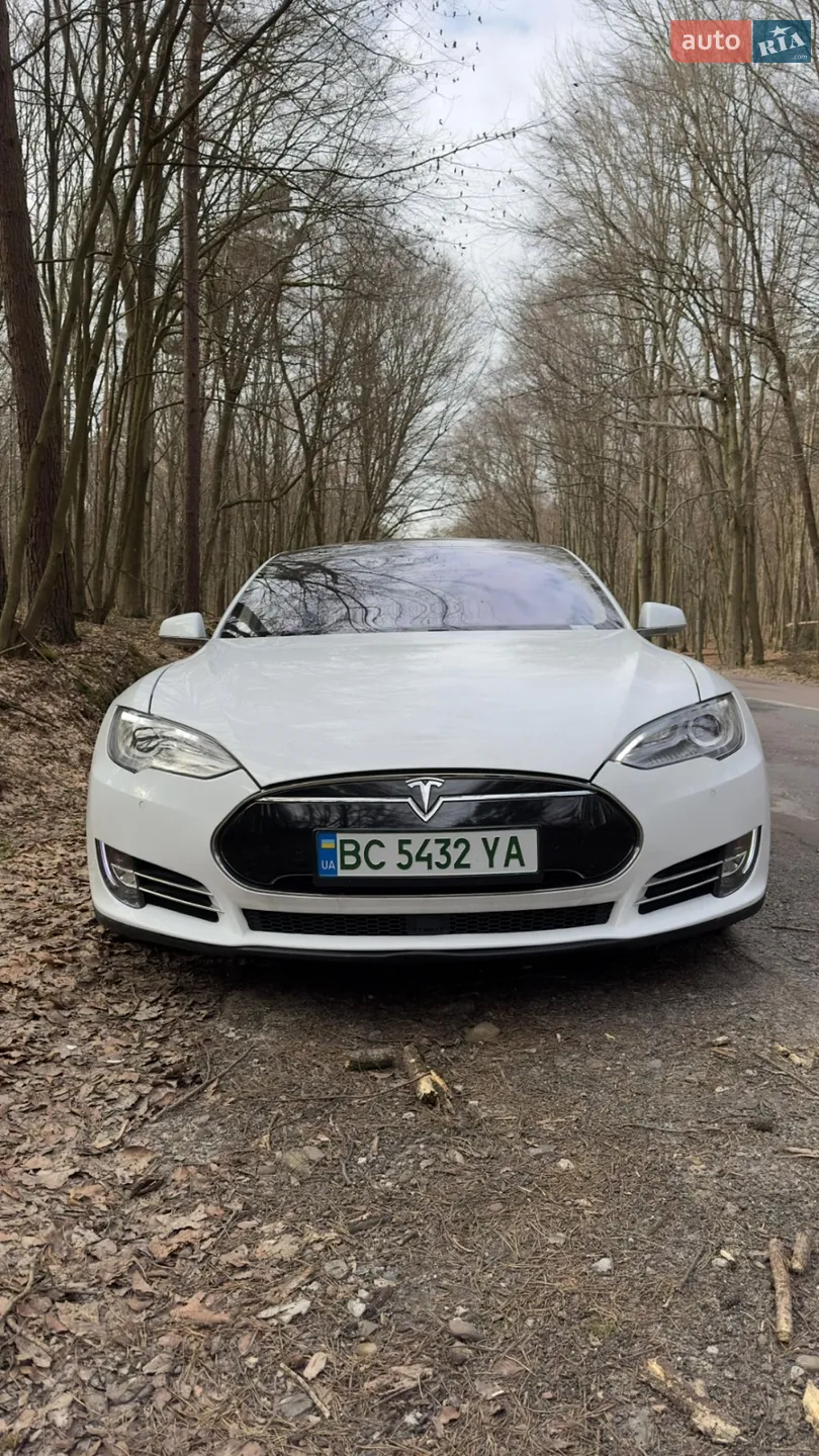 Tesla Model S, 2015