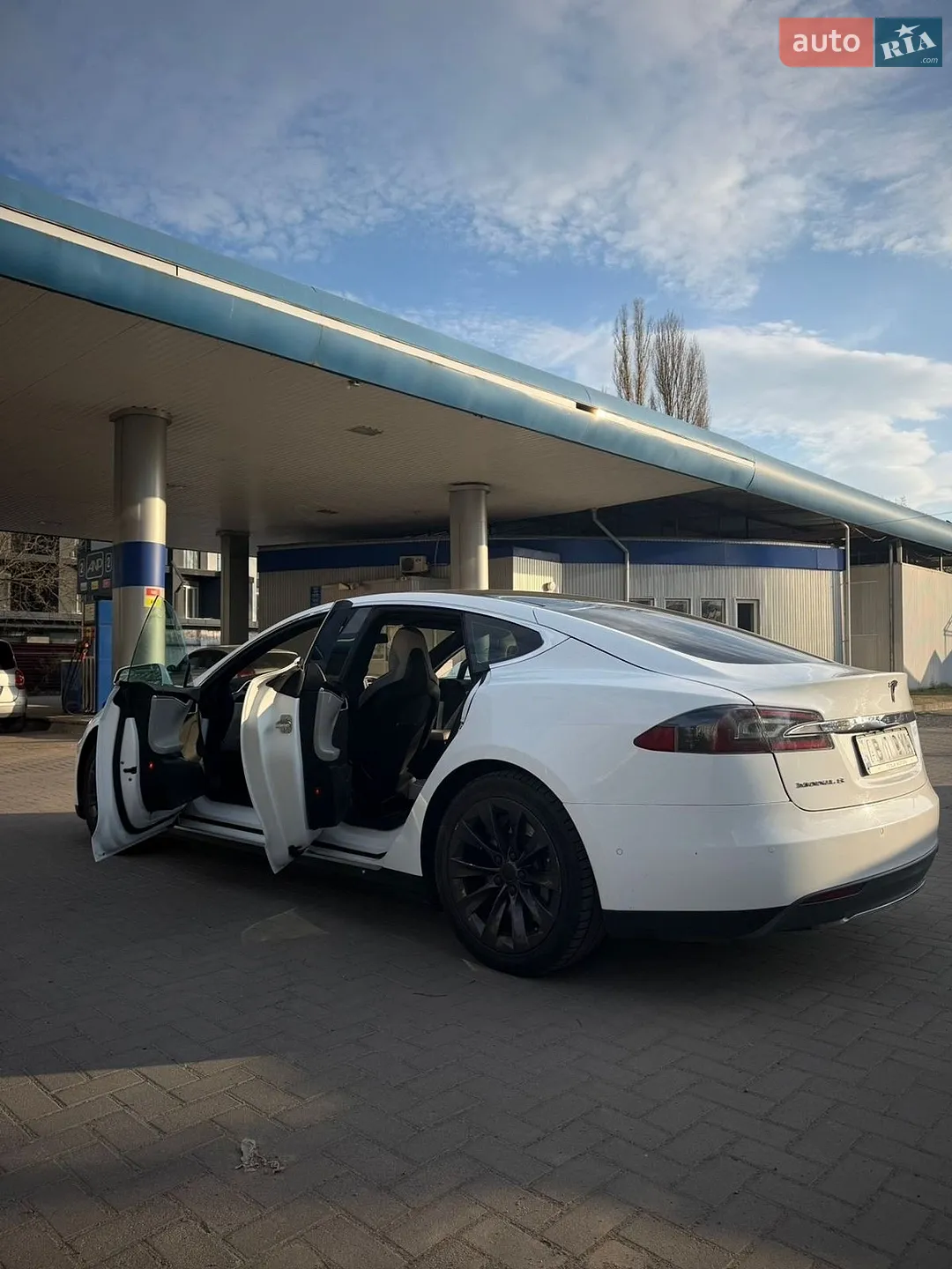 Tesla Model S, 2014