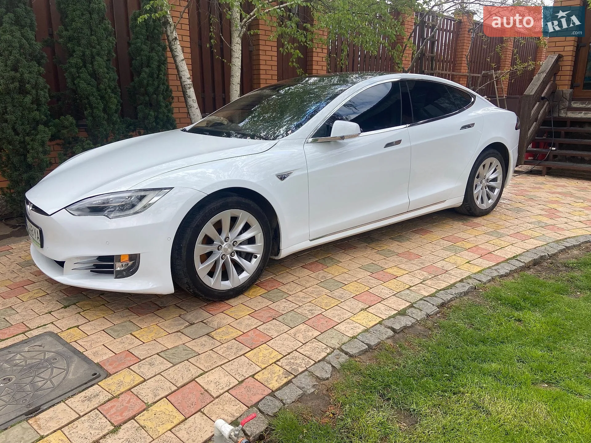 Tesla Model S, 2016
