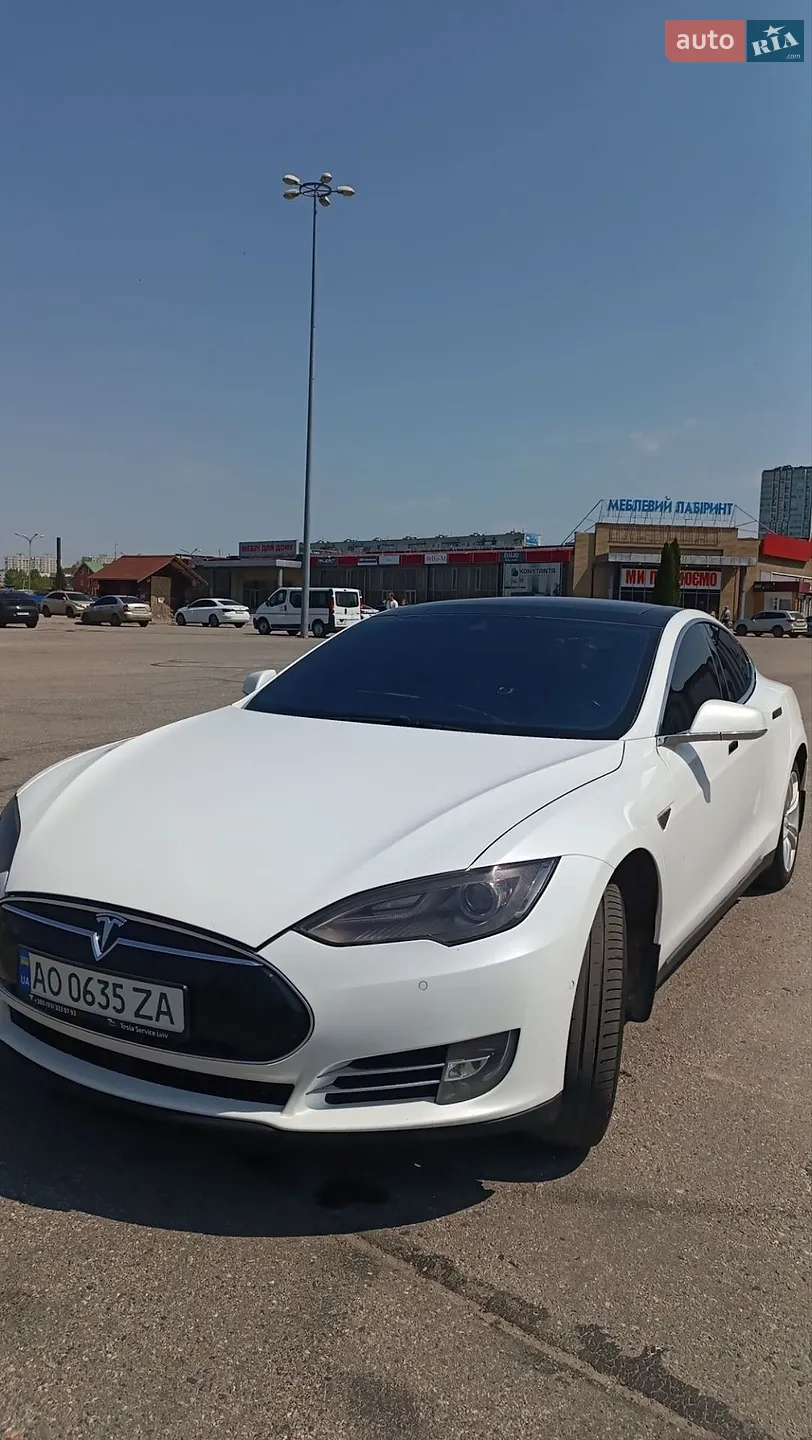 Tesla Model S, 2014