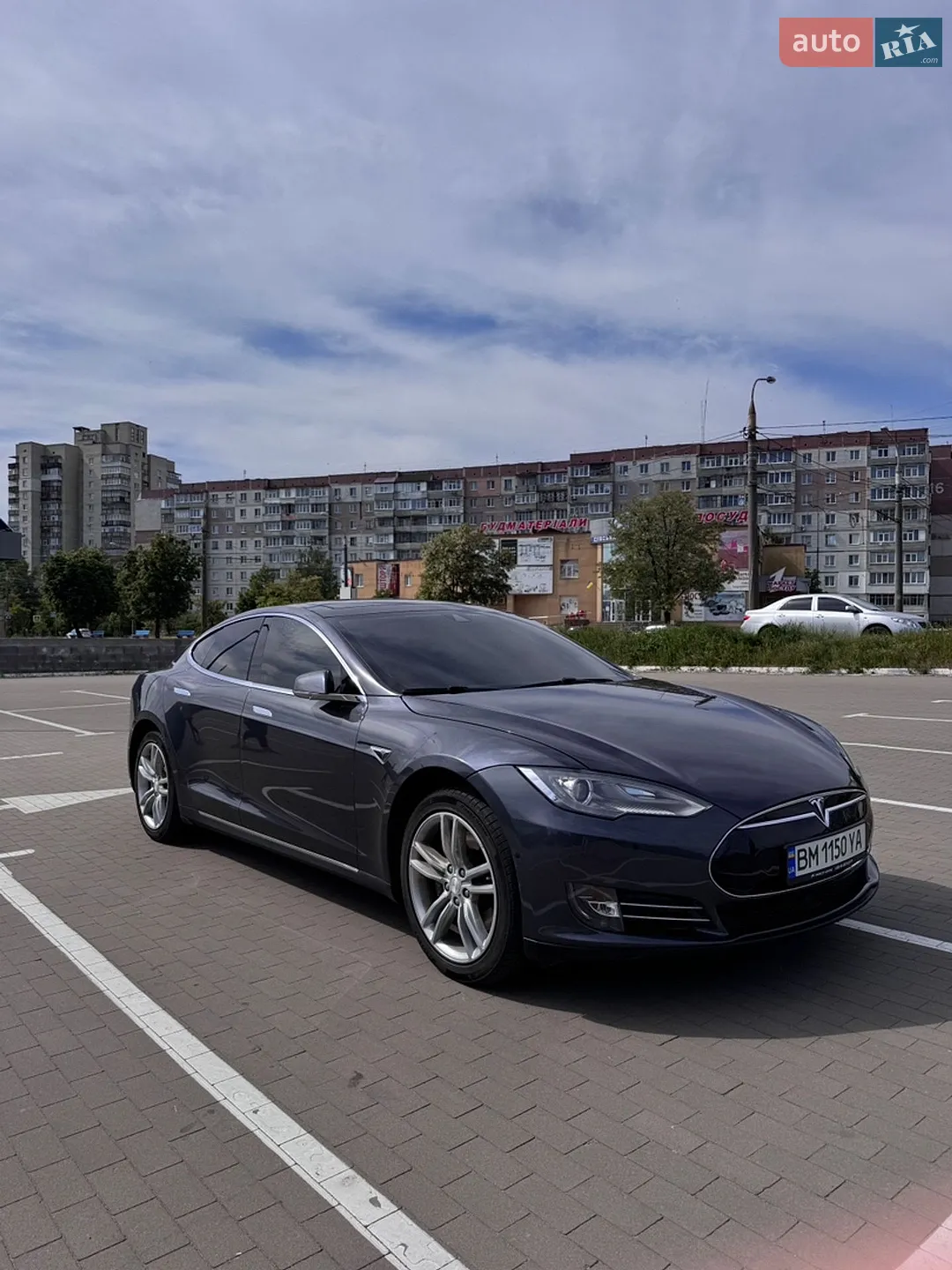 Tesla Model S, 2015