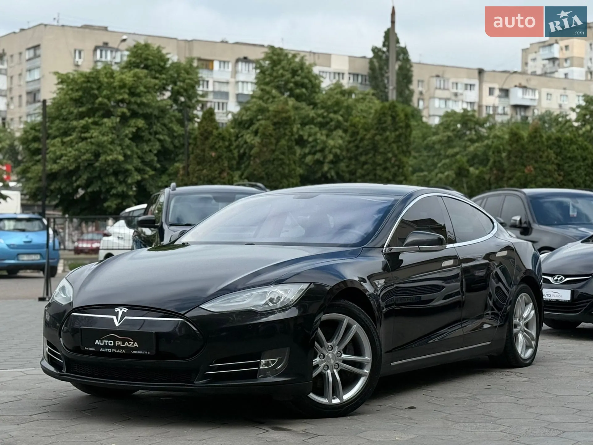 Tesla Model S, 2013
