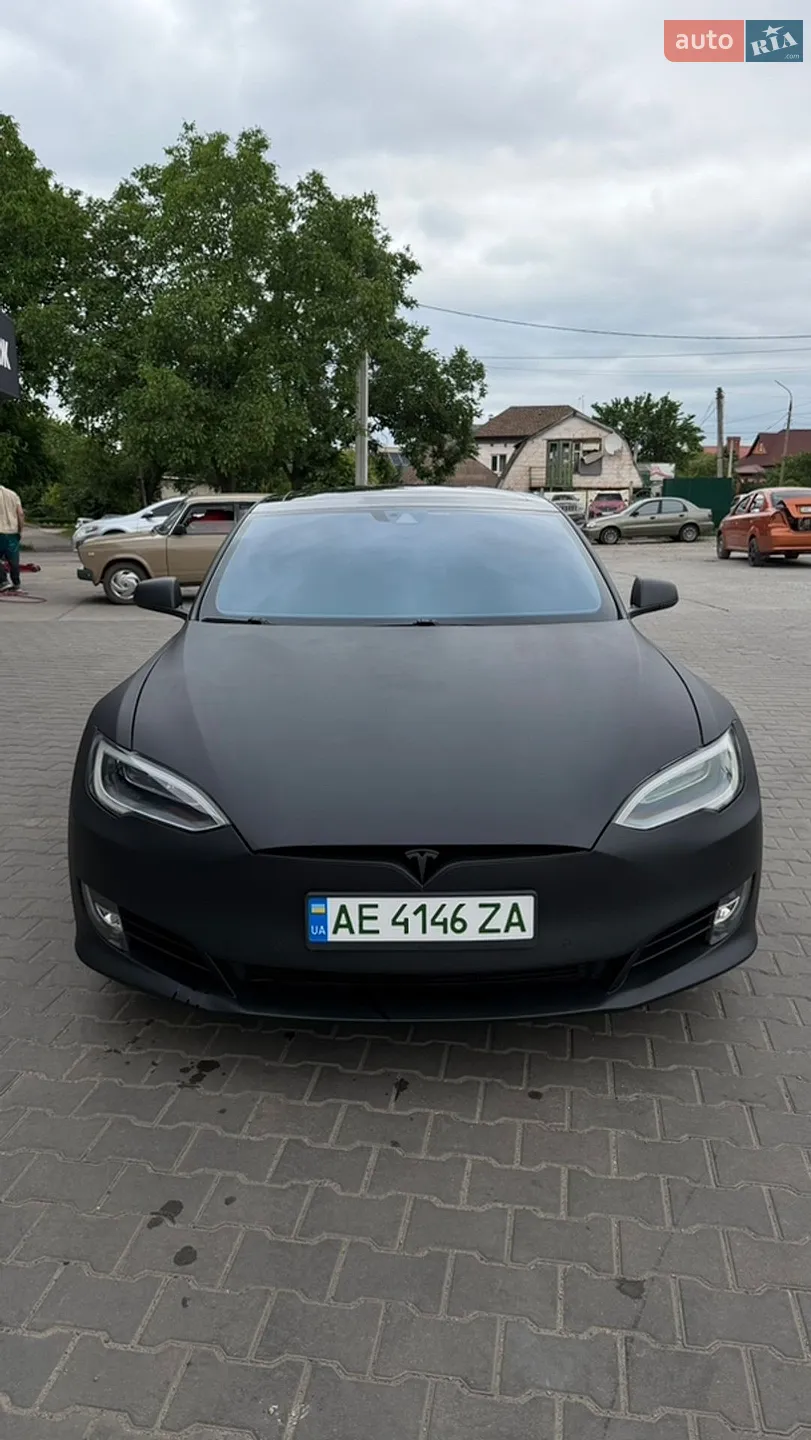 Tesla Model S, 2016