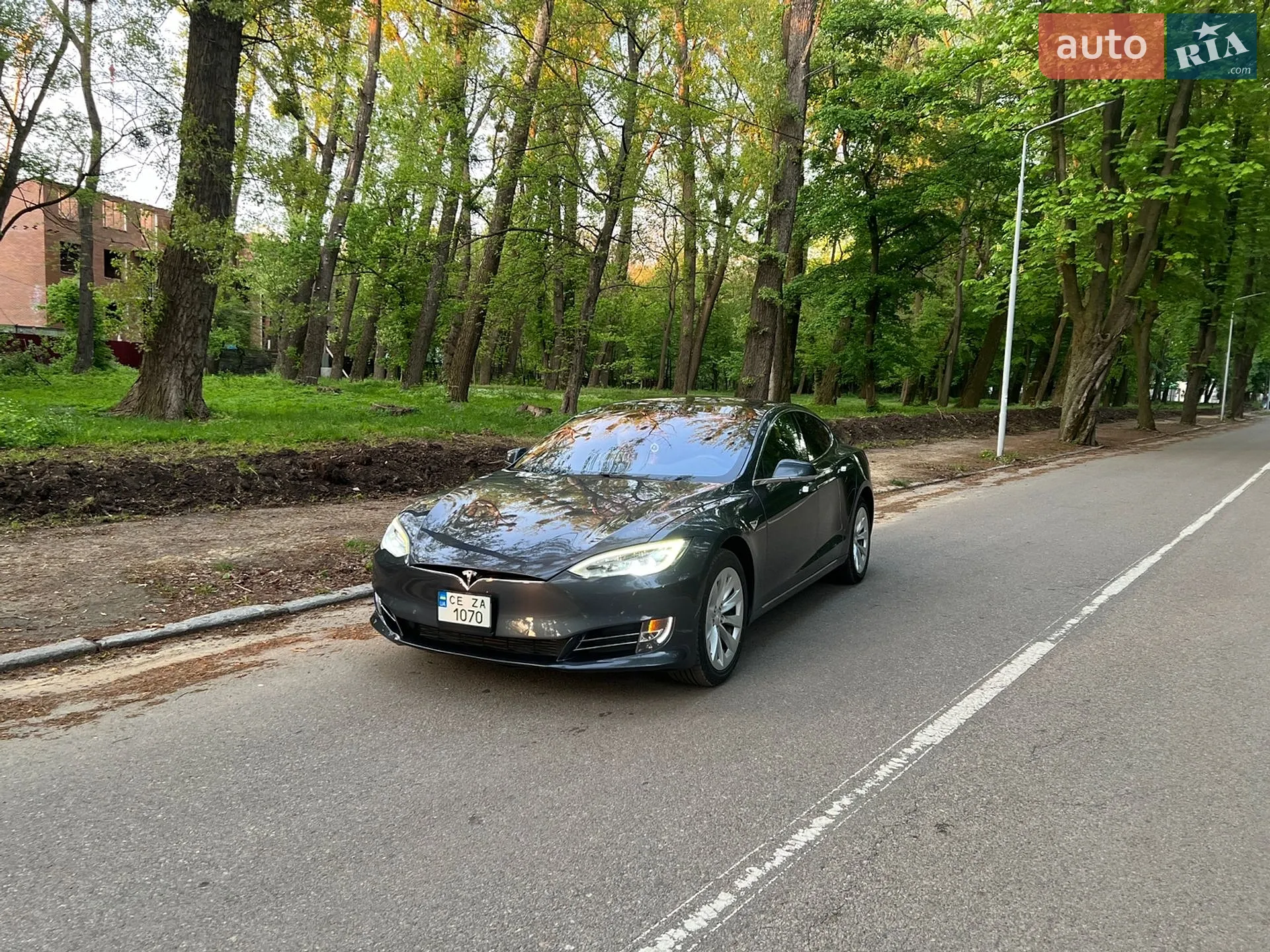 Tesla Model S, 2018