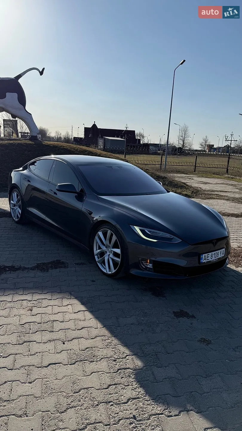 Tesla Model S, 2017