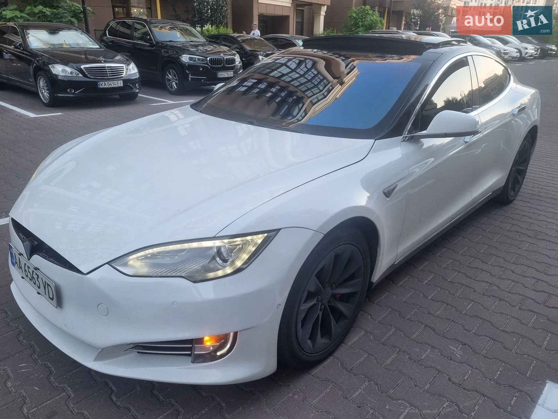 Tesla Model S, 2013