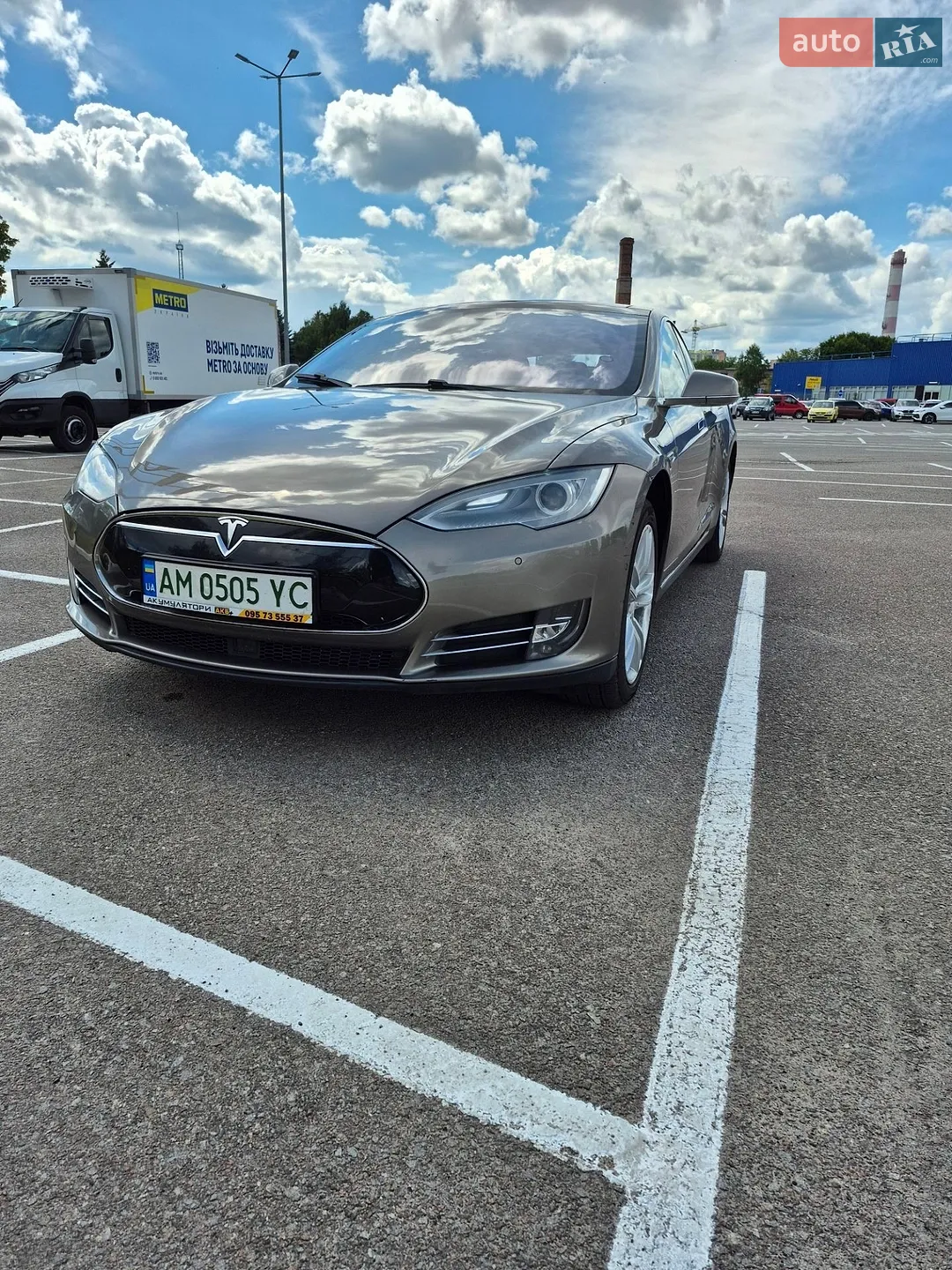 Tesla Model S, 2015