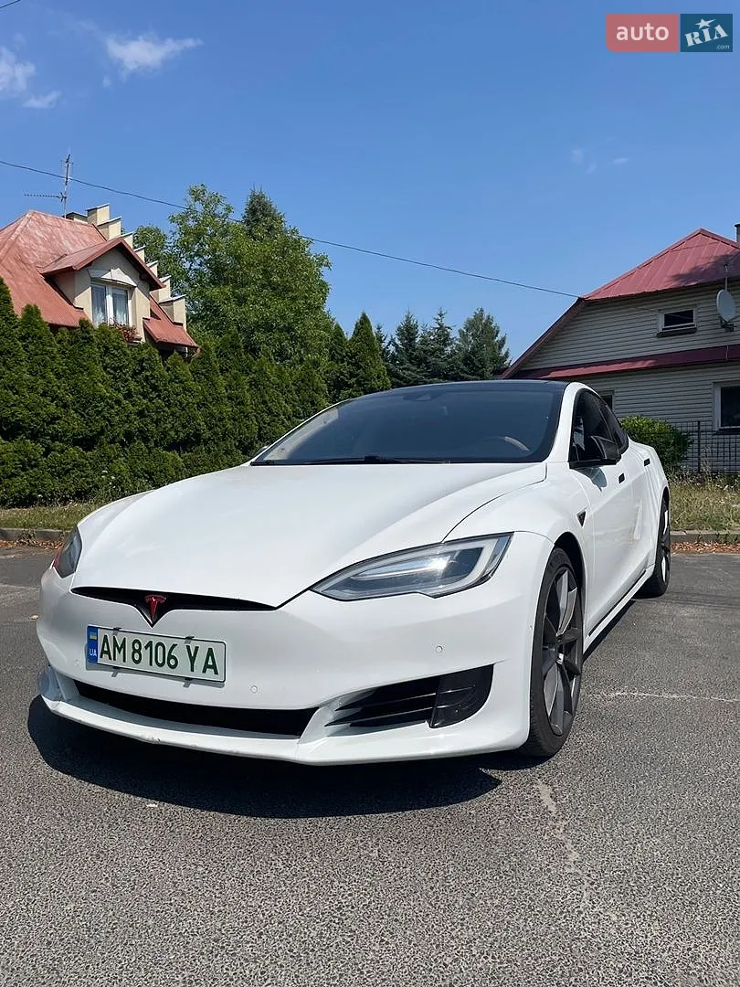 Tesla Model S, 2016