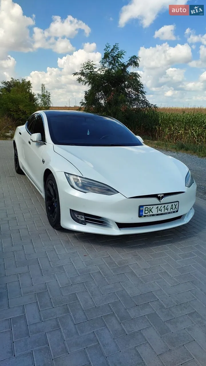 Tesla Model S, 2018