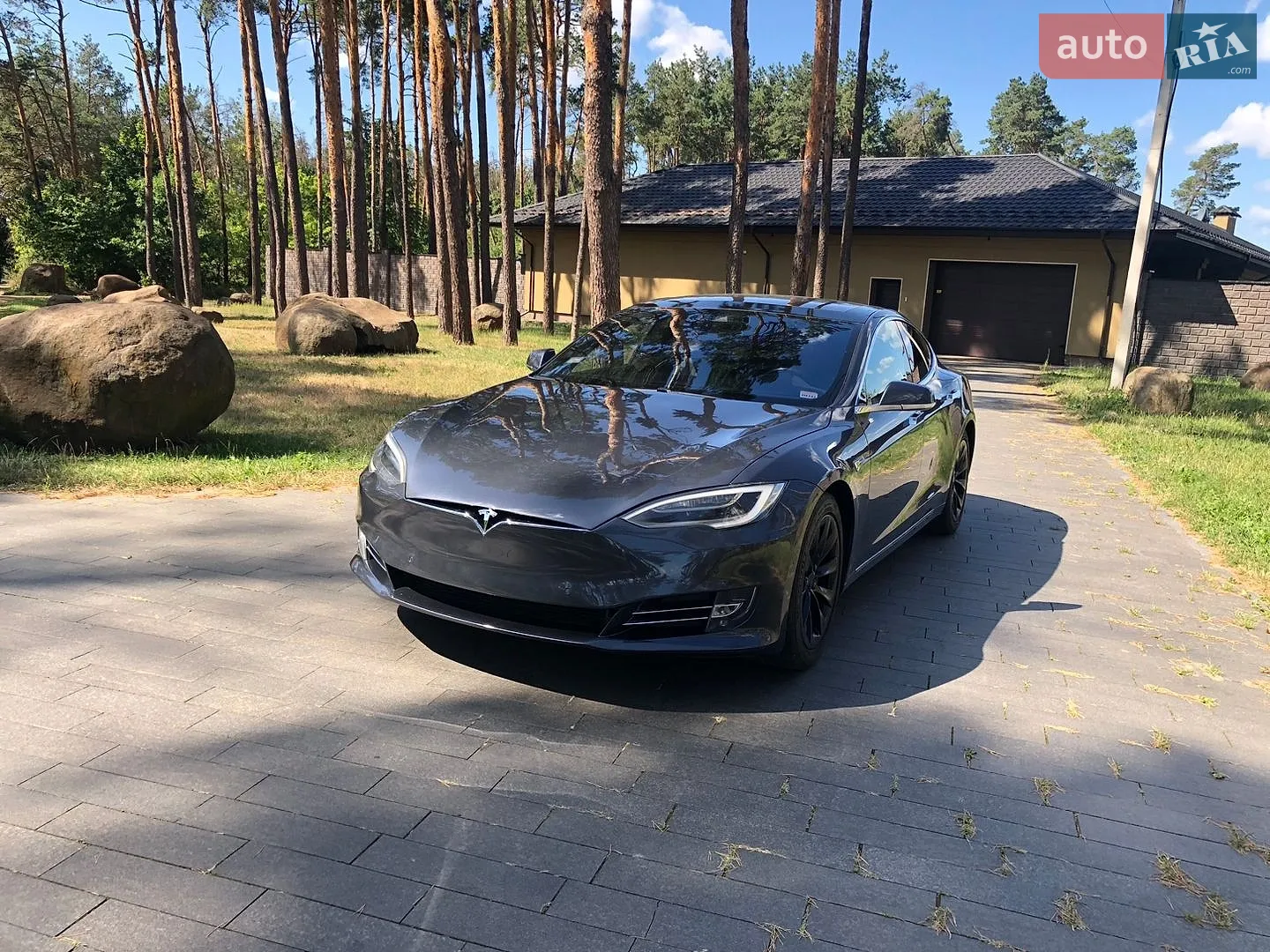 Tesla Model S, 2016