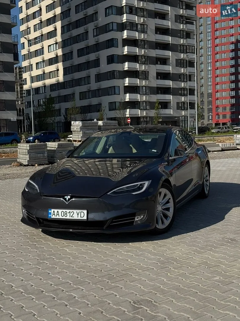 Tesla Model S, 2016