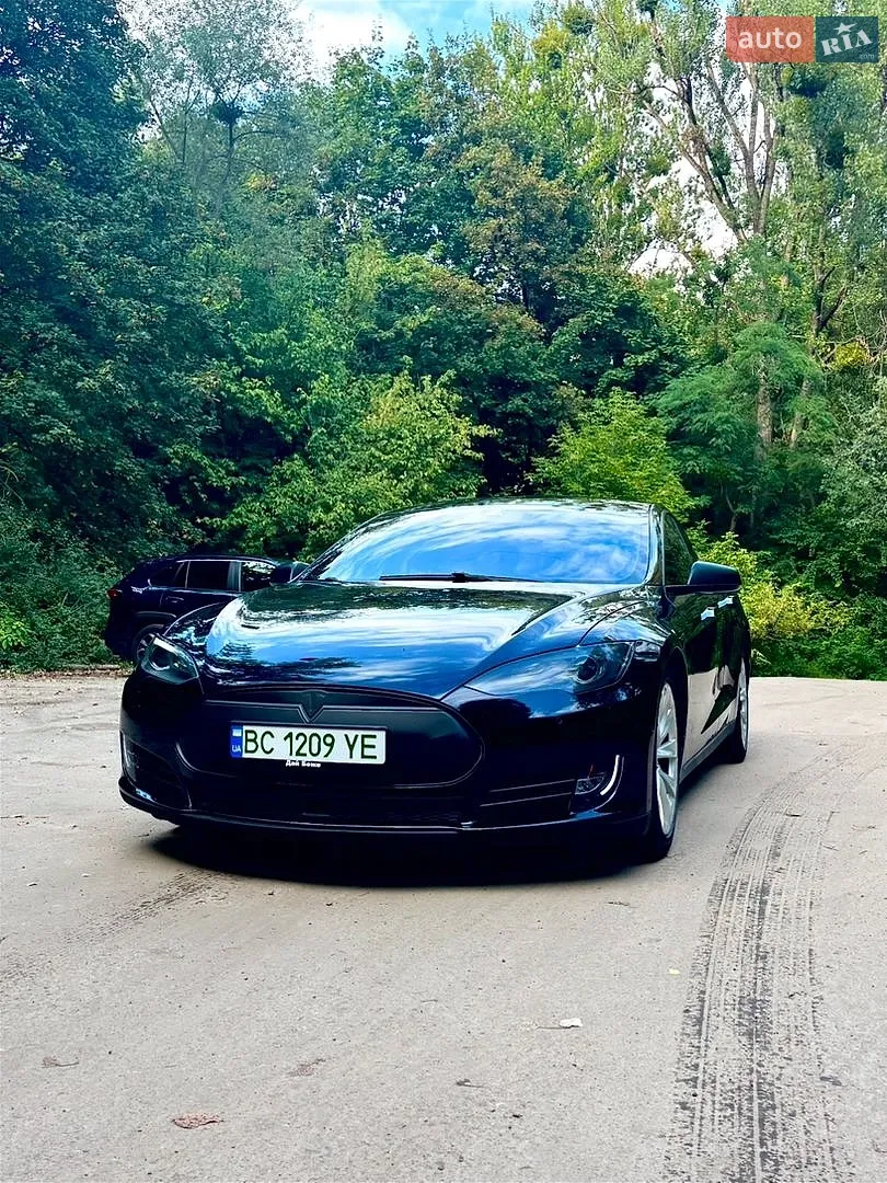 Tesla Model S, 2015