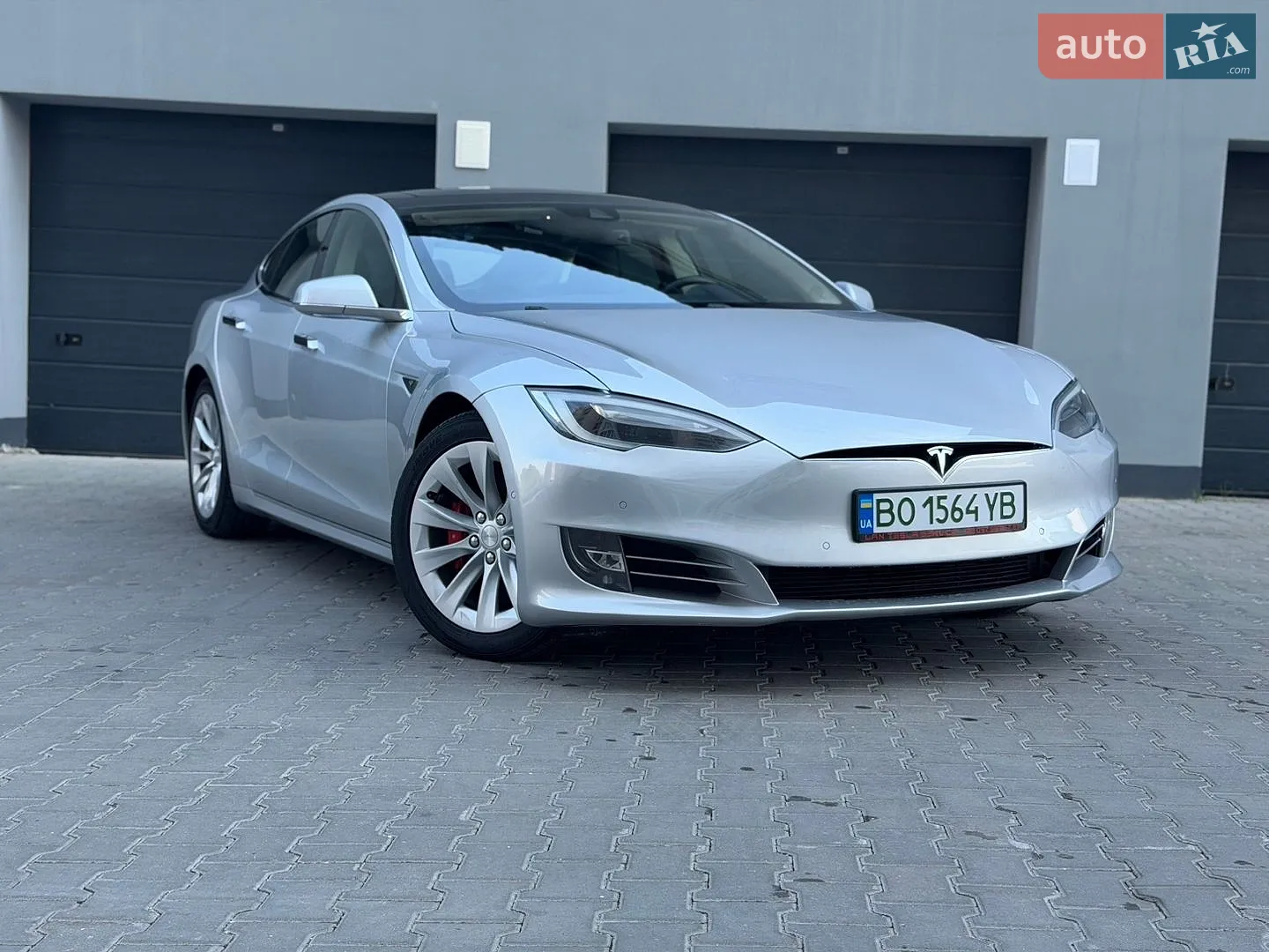 Tesla Model S, 2016
