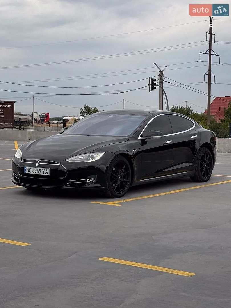 Tesla Model S, 2015